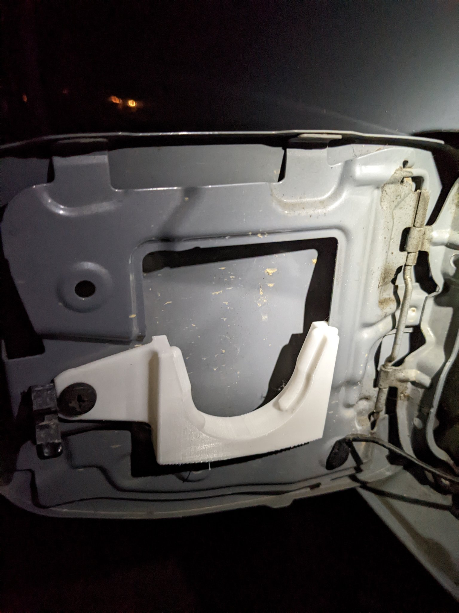 Giá đỡ nắp xăng cho Toyota Tacoma thế hệ 3