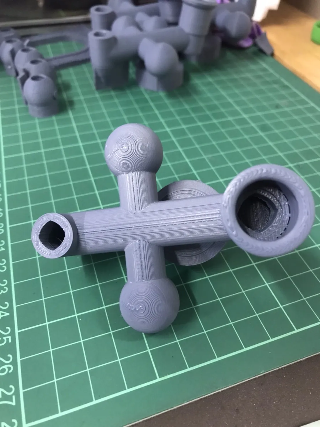 Thuyền làm từ nắp chai và bóng bay