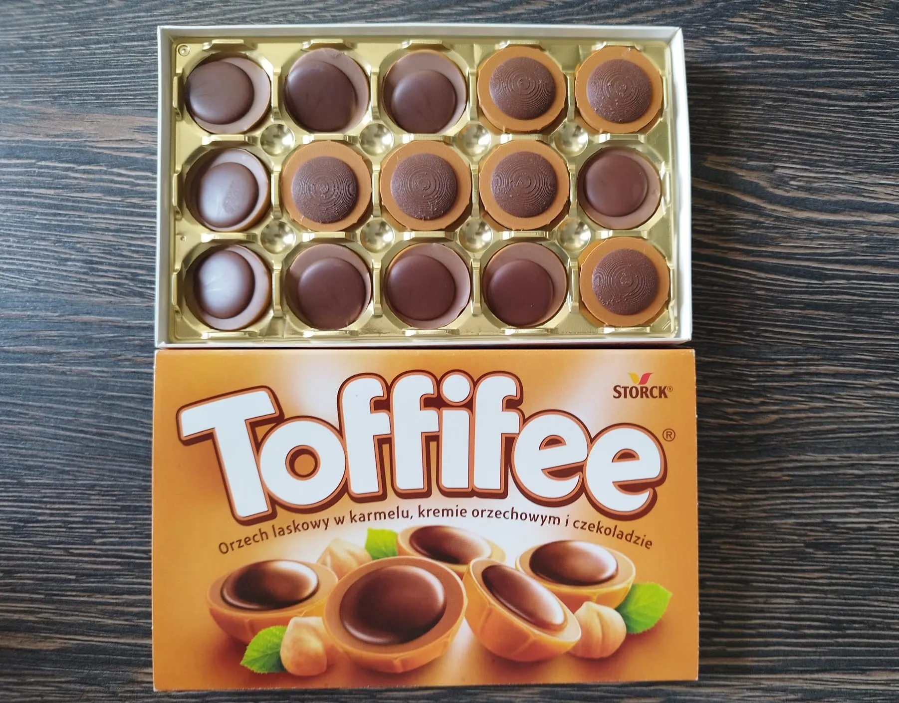 Mô hình kẹo Toffifee yêu thích của tôi