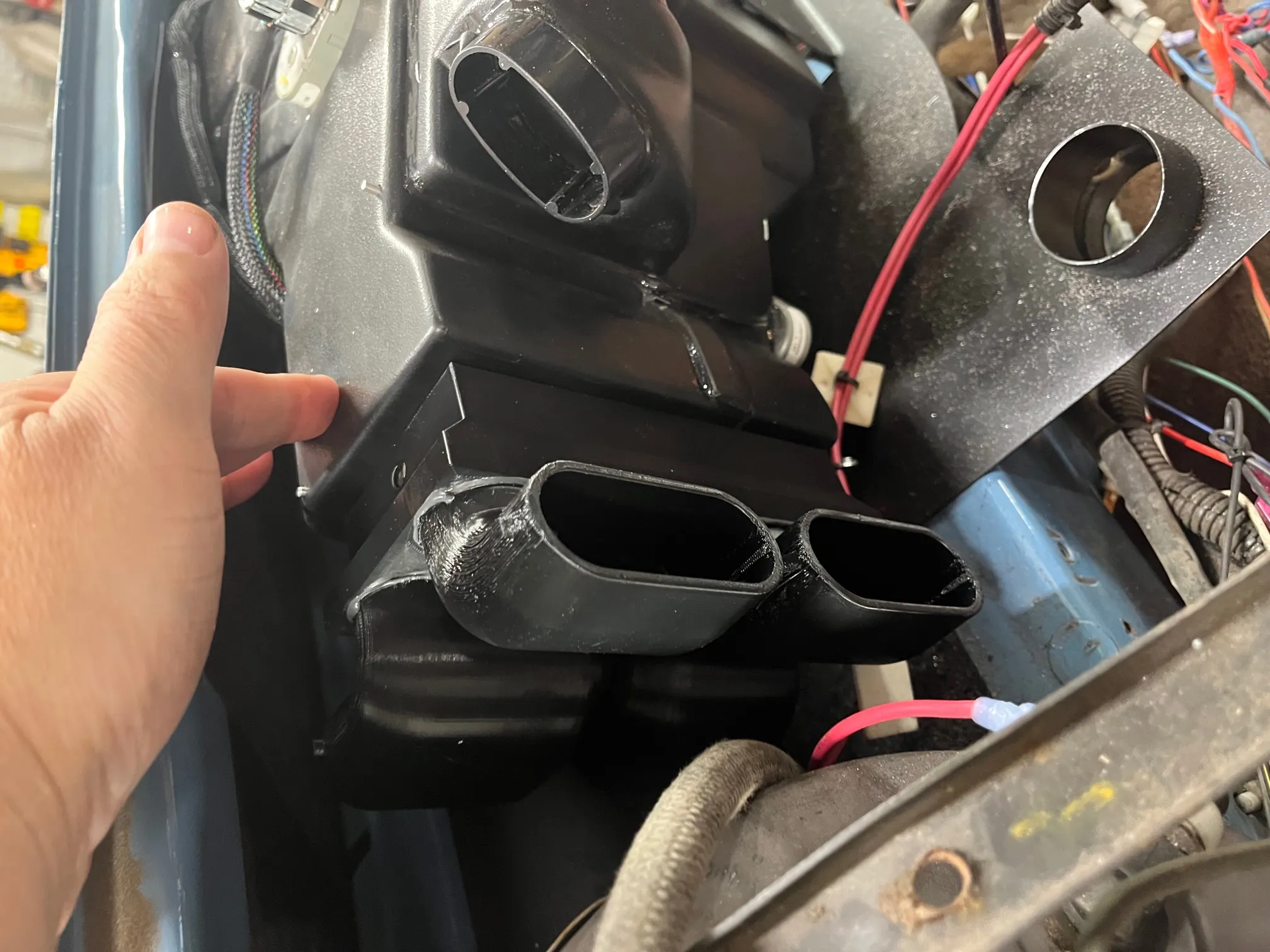 Thay thế ống dẫn khí điều hòa cho Vanagon VintageAir