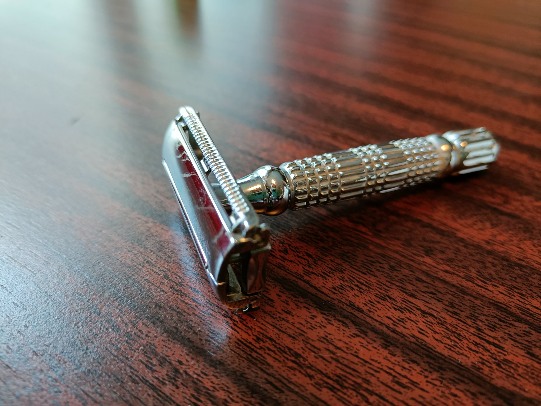 Nắp che dao cạo tự chế phù hợp với máy cạo râu