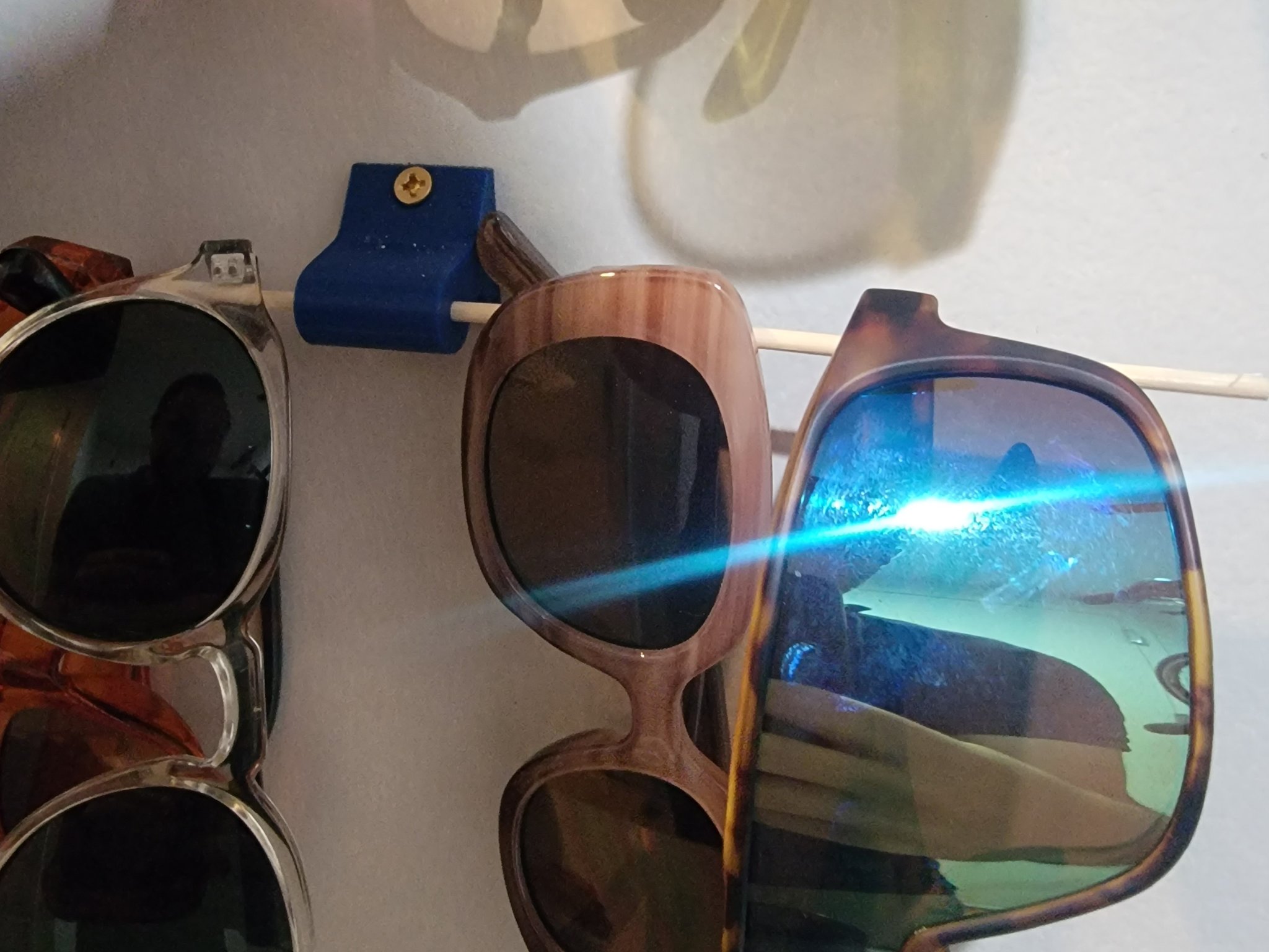 Giá treo kính mát bằng tre cho tường