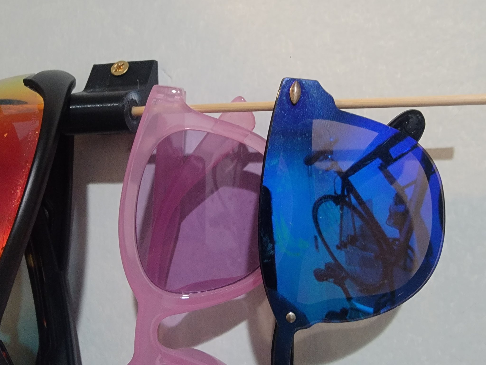 Giá treo kính mát bằng tre cho tường