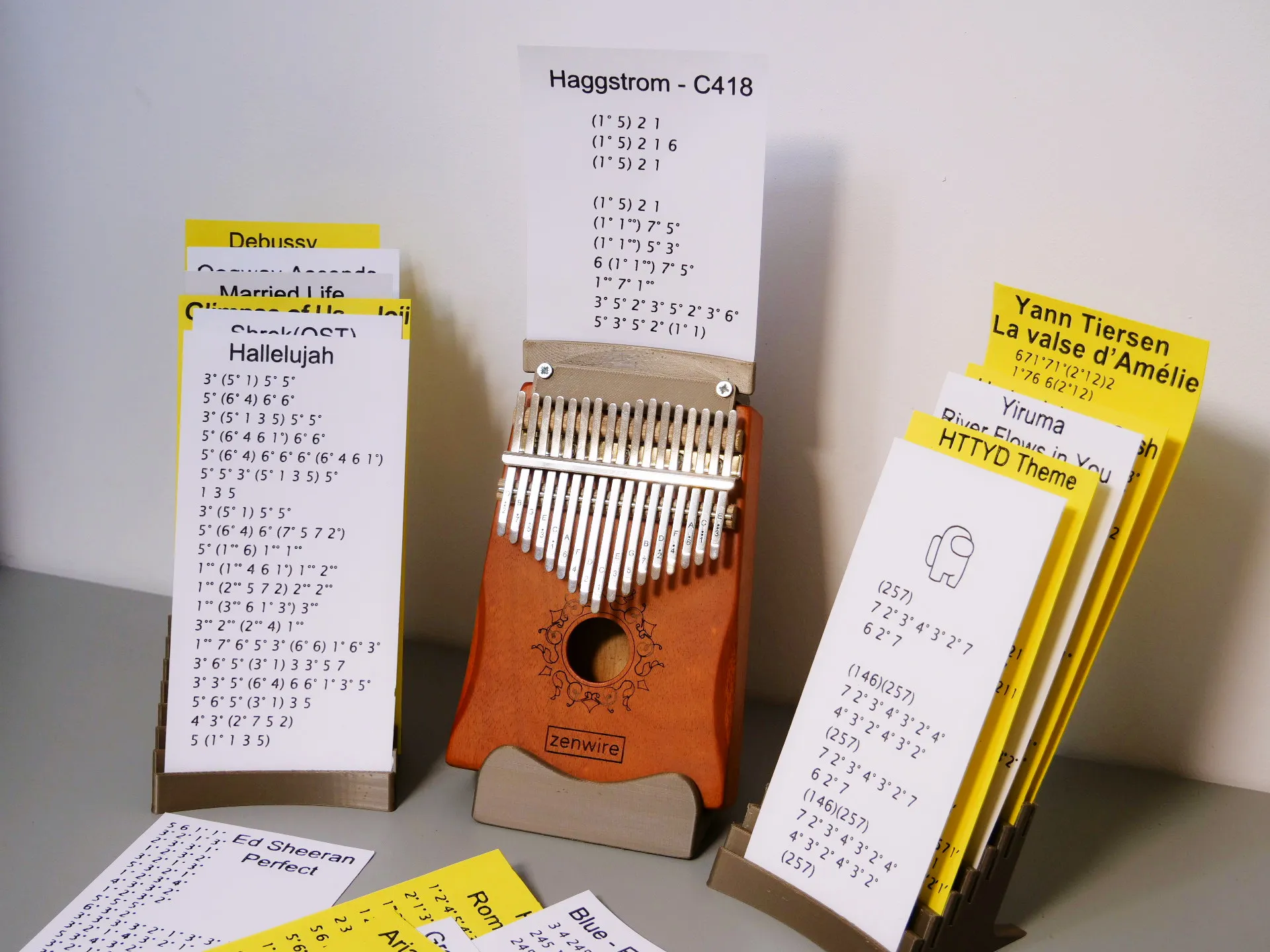 Giá đỡ và kệ cho bảng nhạc Kalimba (+20 bài hát in được)