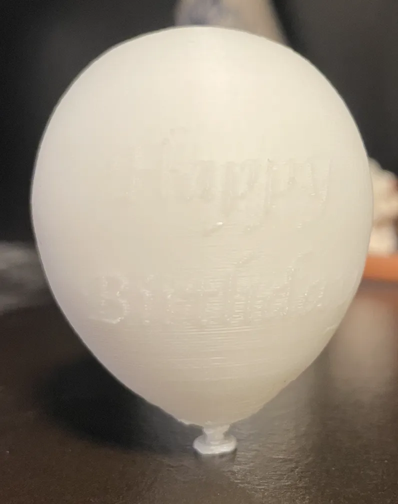 Bóng bay sinh nhật với chữ "Chúc Mừng Sinh Nhật" nổi bật