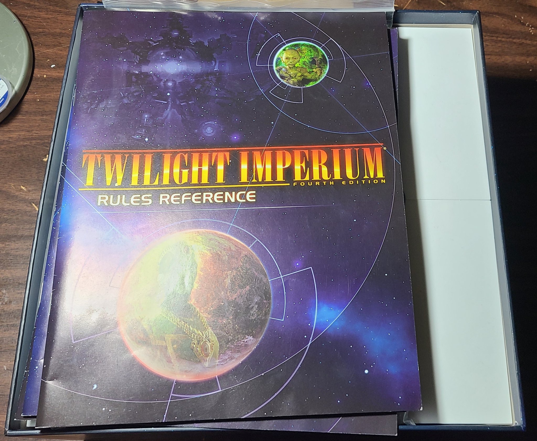 Tổ chức phụ kiện cho Twilight Imperium trong hộp POK