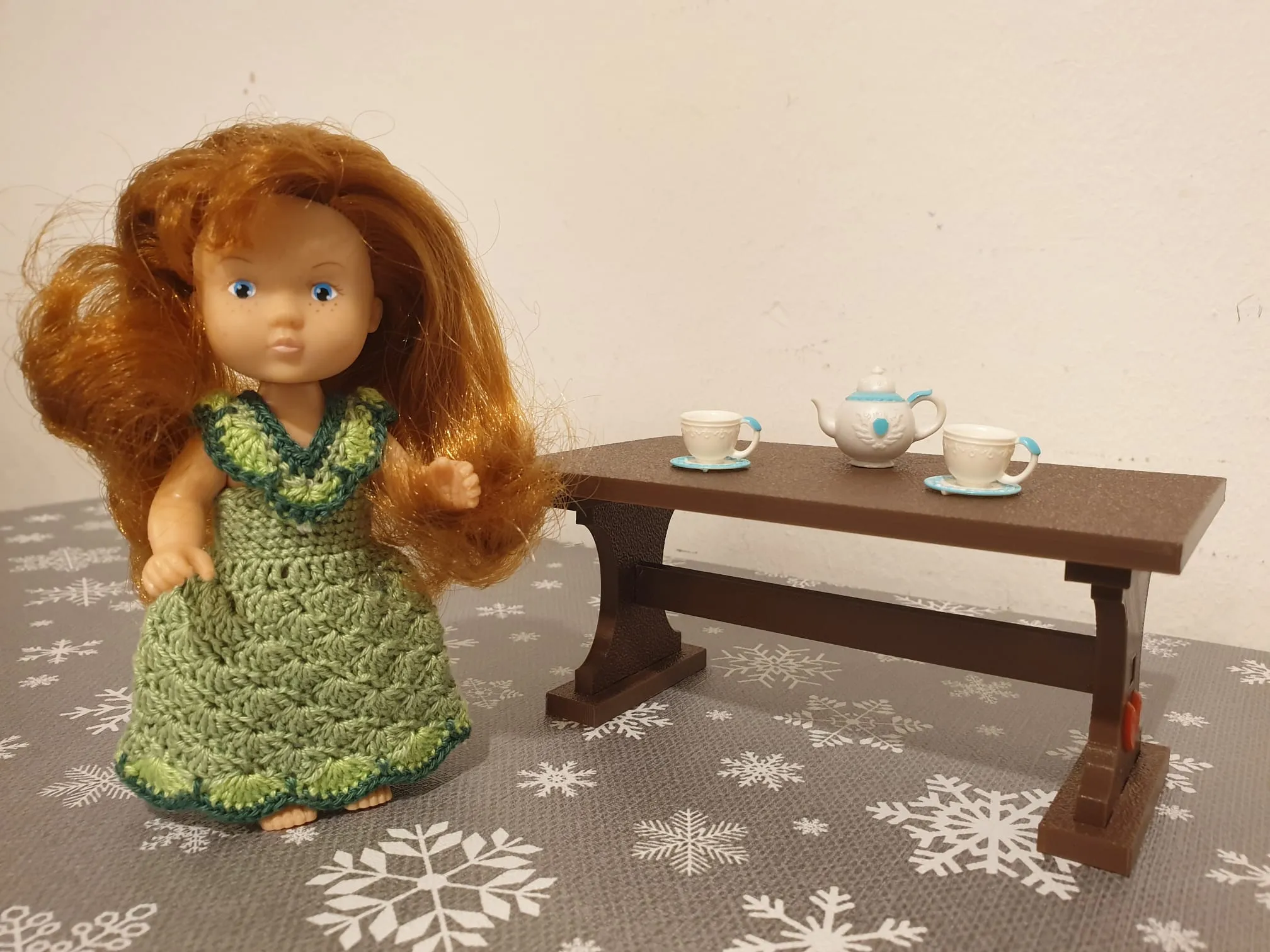 Bàn cho búp bê Evi