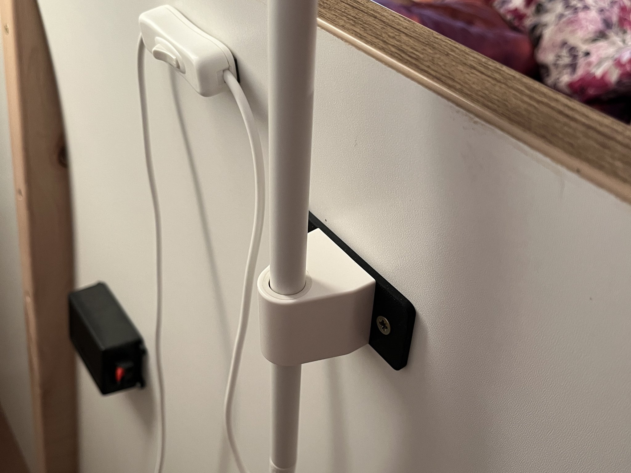 Giải pháp gắn đèn tường IKEA NÄVLINGE cải tiến