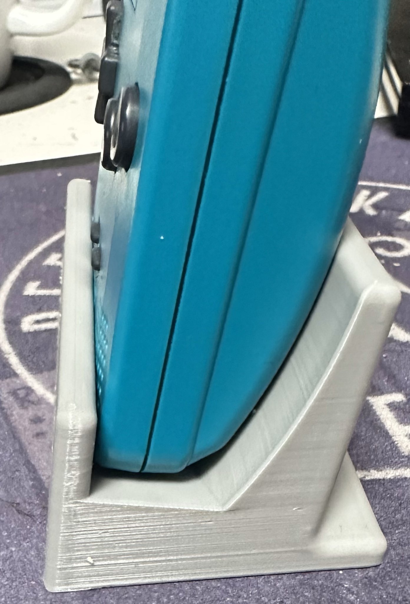 Giá đỡ Gameboy Color độc đáo và tiện lợi