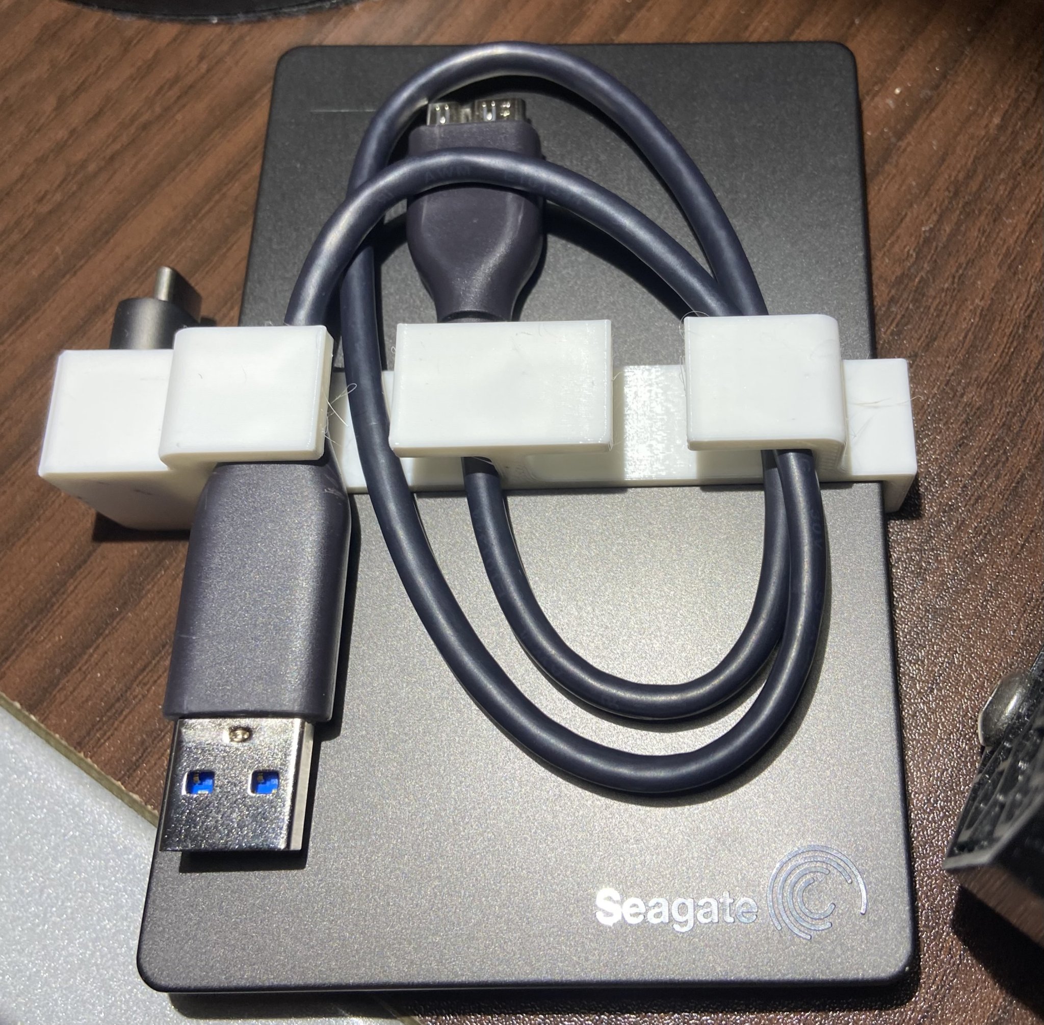 Ổ cứng di động Seagate Slim 1TB Cáp & Kẹp Adapter