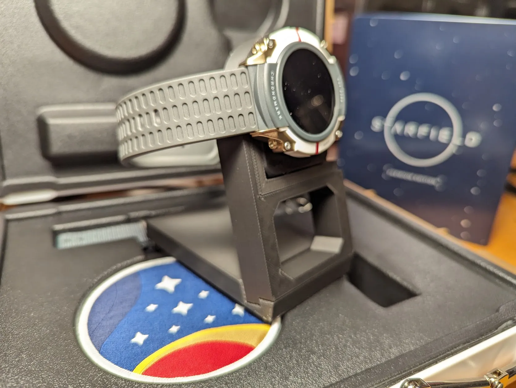 Giá đỡ đồng hồ Constellation Chronomark - Starfield