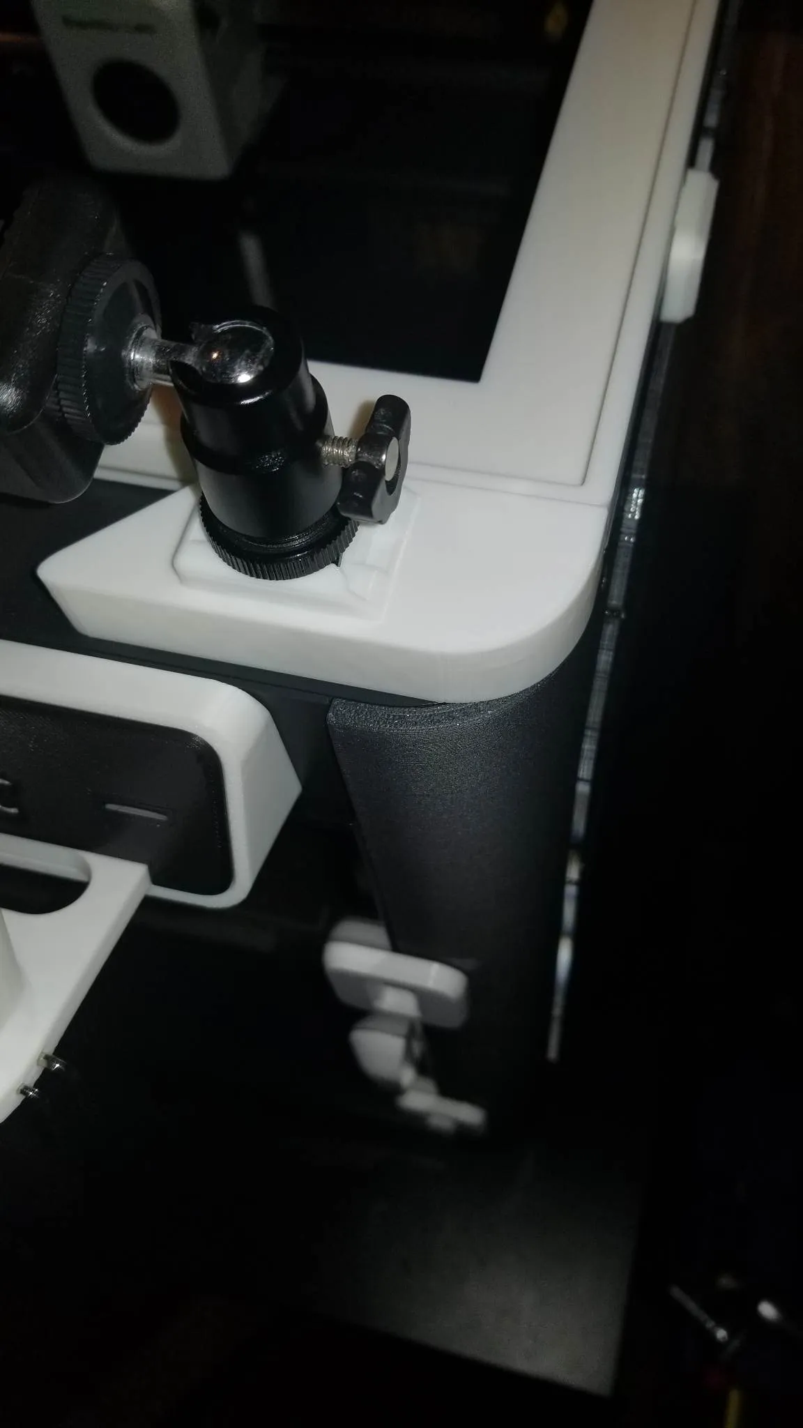 Giá đỡ điện thoại Bambu Labs P1P cho vỏ Arc có nắp nâng