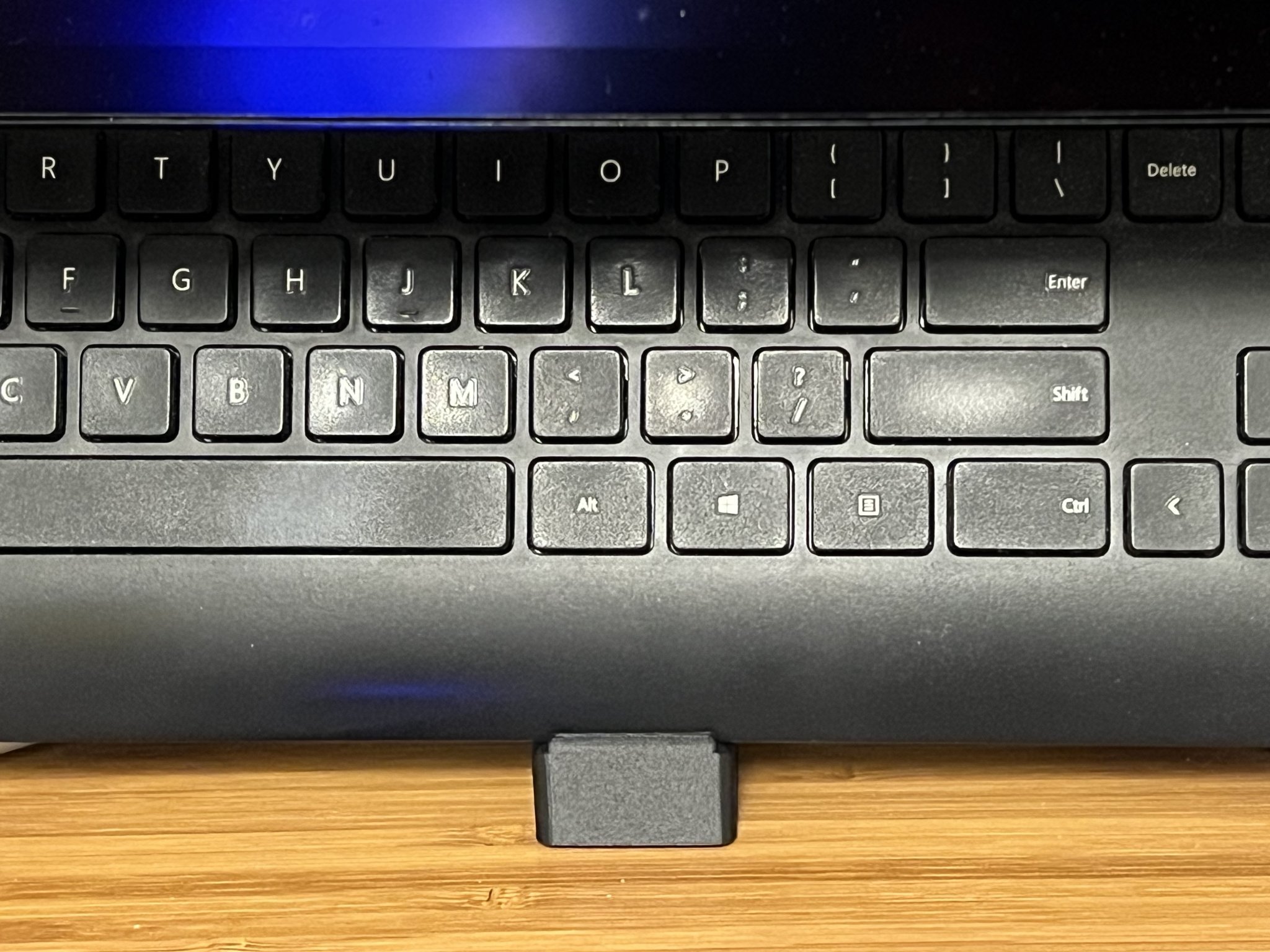 Giá đỡ bàn phím thiết kế cho màn hình LG