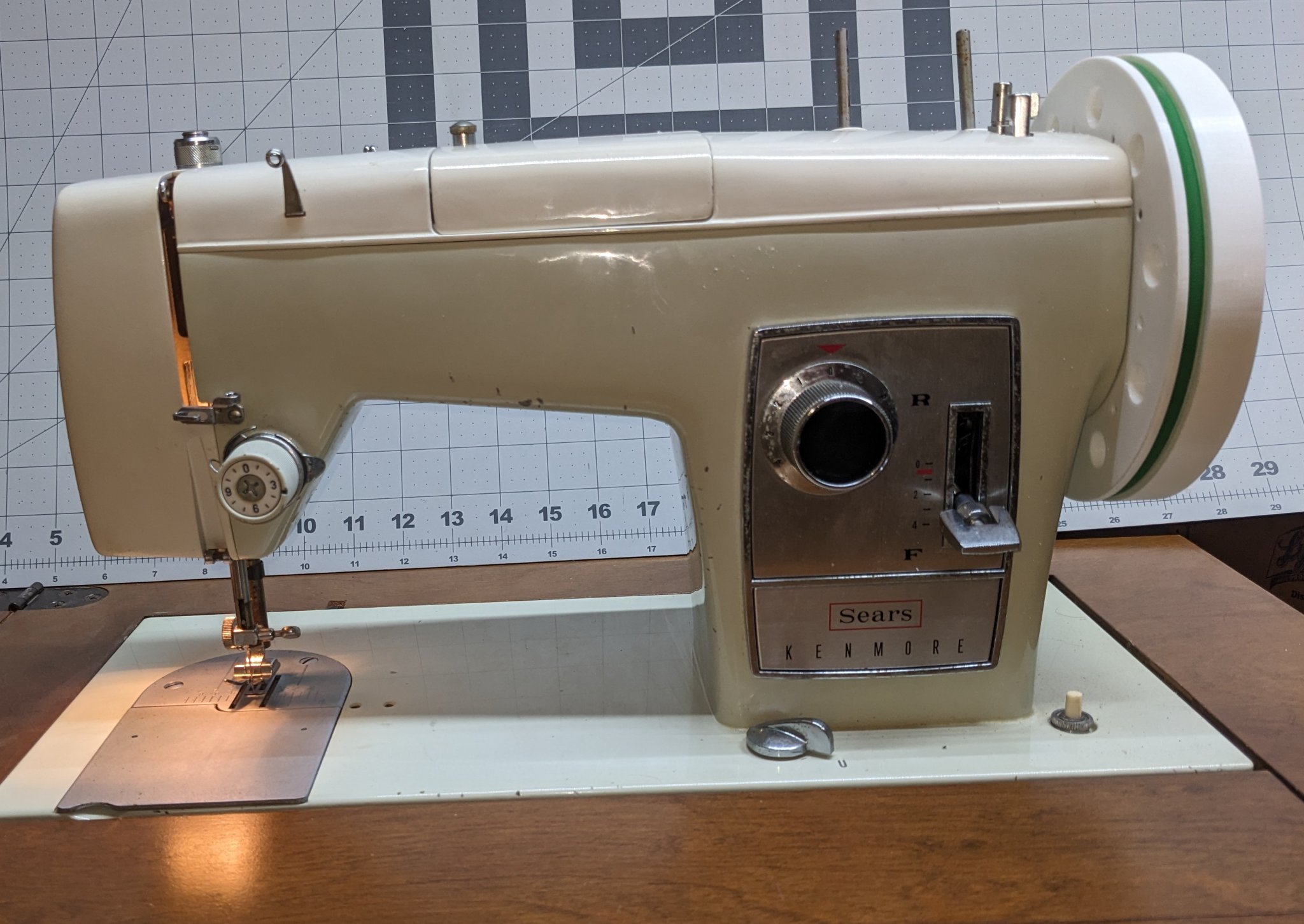 Bánh xe lớn Kenmore 158.950 cho máy may