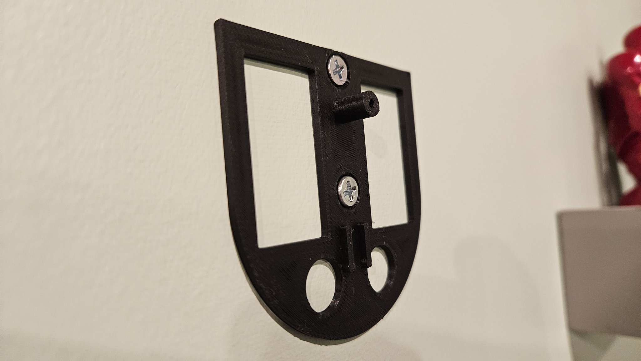 Giá treo tường OUYA cho hệ thống game cổ điển