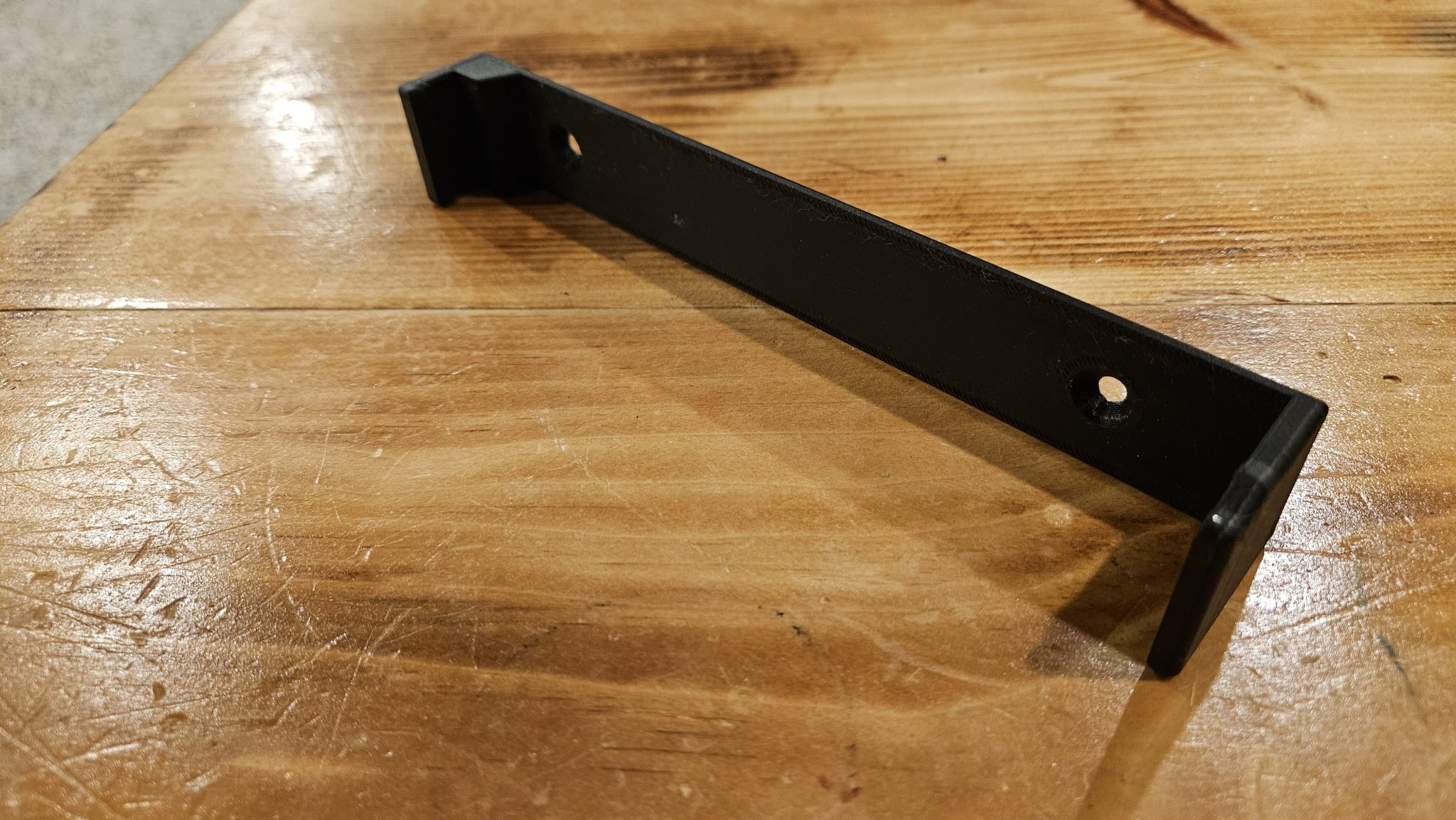 Giá đỡ tường tối giản cho máy chơi game Nintendo NES