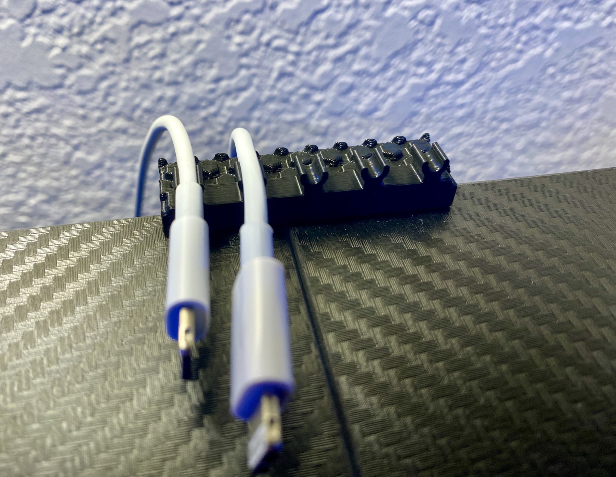 Giá đỡ dây cáp cho bàn 0.5" với hình lục giác