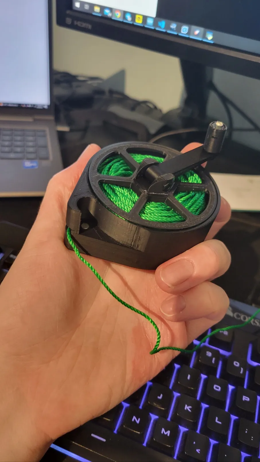 Cuộn dây mảnh với khóa bảo vệ an toàn