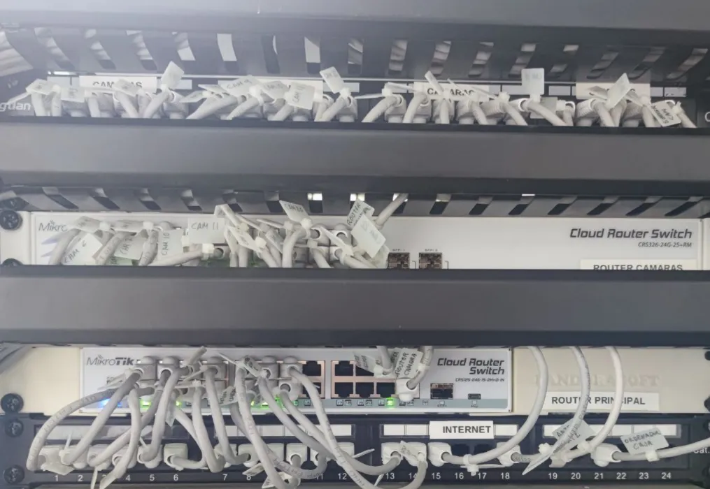 Giá đỡ cho router Mikrotik CRS125-24G-1S-2HND lắp rack 19