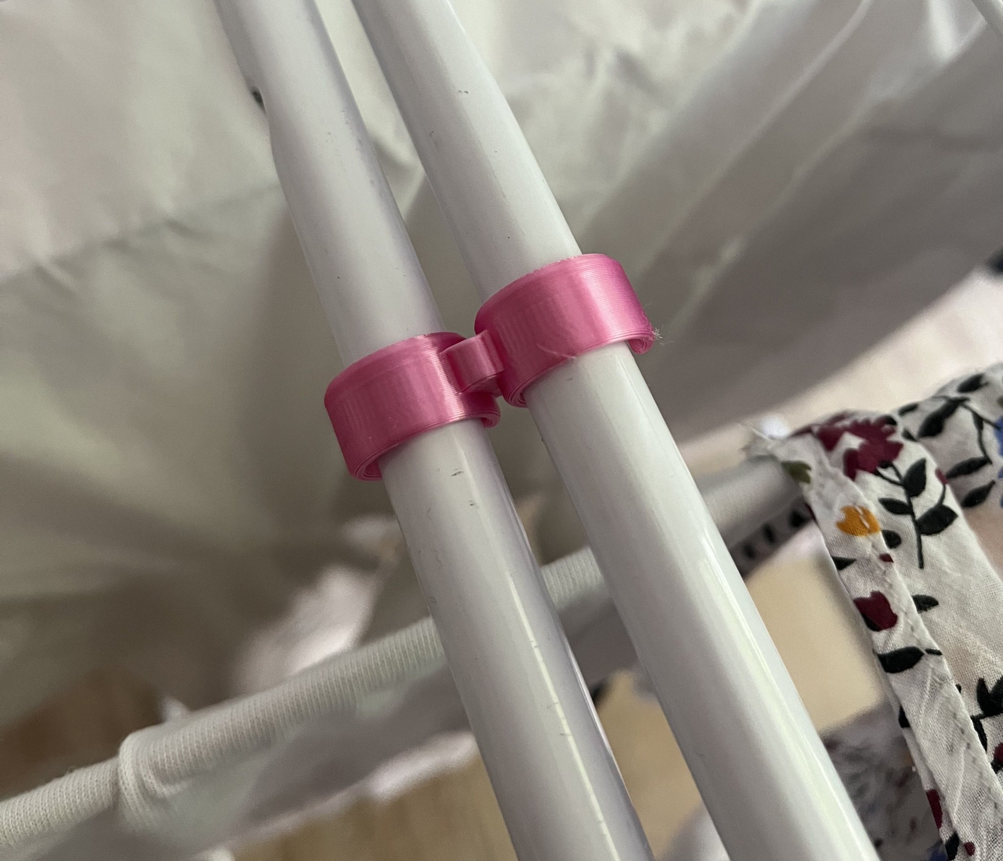 Kẹp giữ giá phơi đồ chắc chắn