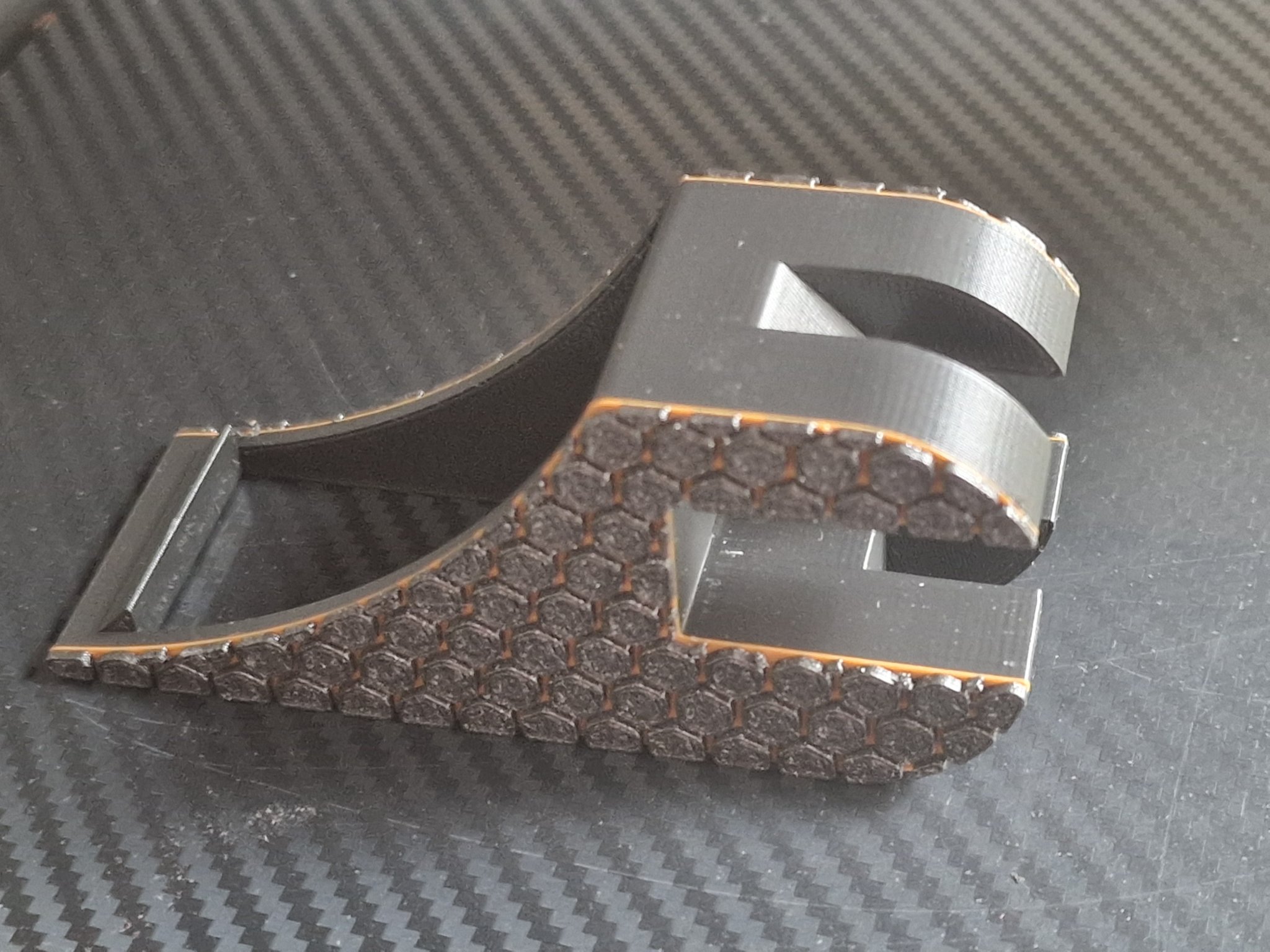 Giá đỡ chai phun nước cho kệ 16mm