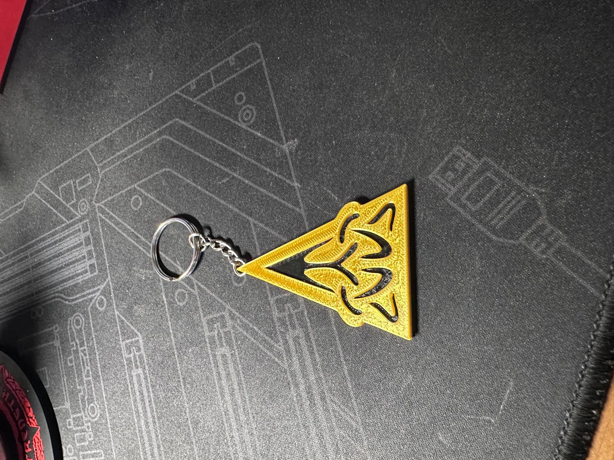 Móc khóa chủ đề Dark and Darker với hình dạng con chuột