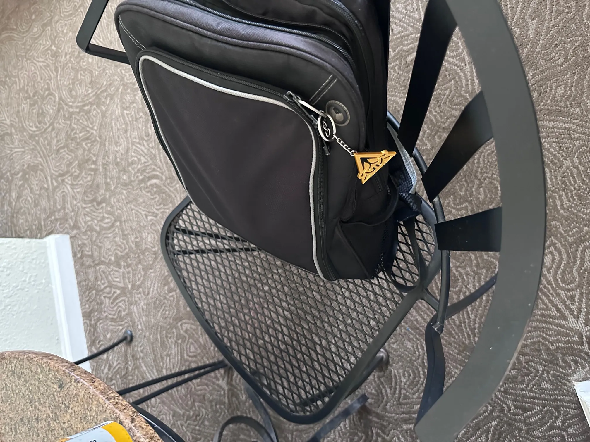 Móc khóa chủ đề Dark and Darker với hình dạng con chuột