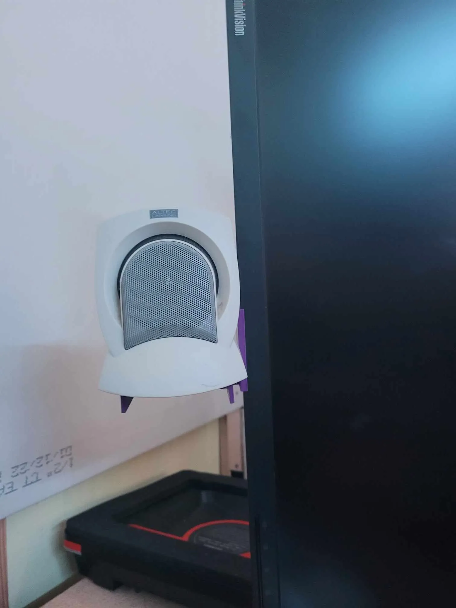 Giá đỡ loa Lenovo ThinkVision cho màn hình đứng