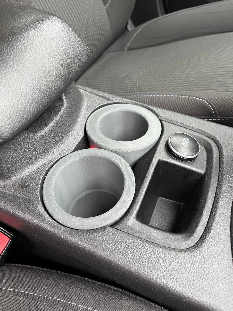 Giá đỡ cốc cho Ford Focus mk3 với kích thước 67 và 57mm