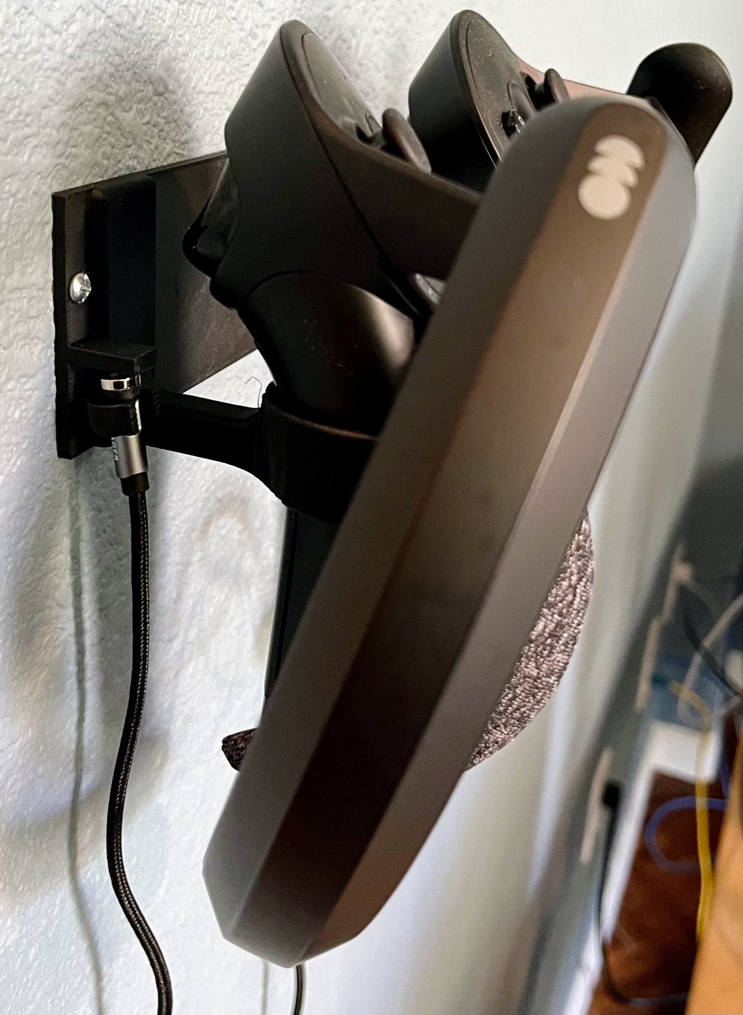 Giá đỡ tay cầm Valve Index với kệ cáp sạc