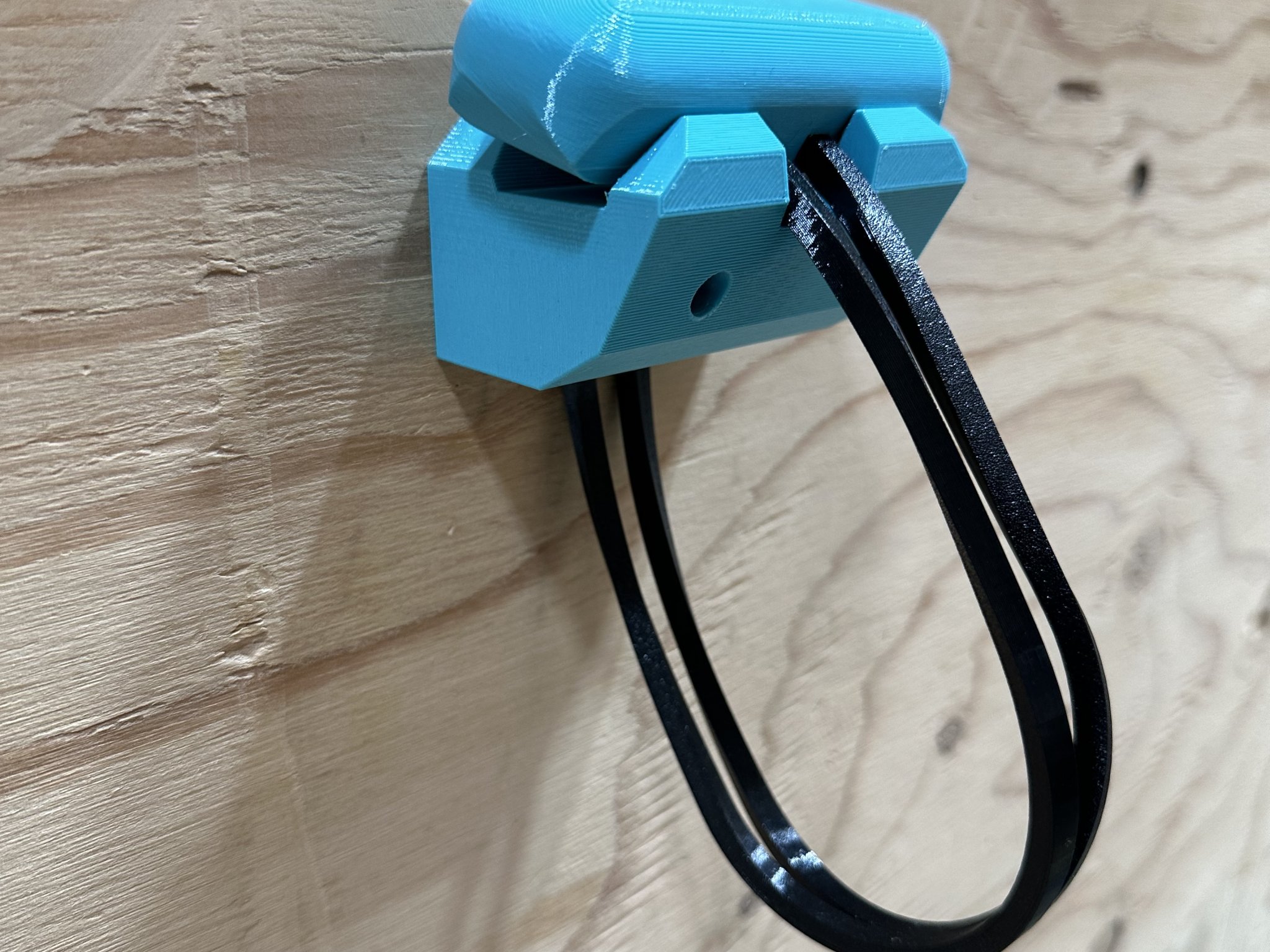 Giá đỡ dây cáp và ống dẫn chắc chắn treo tường