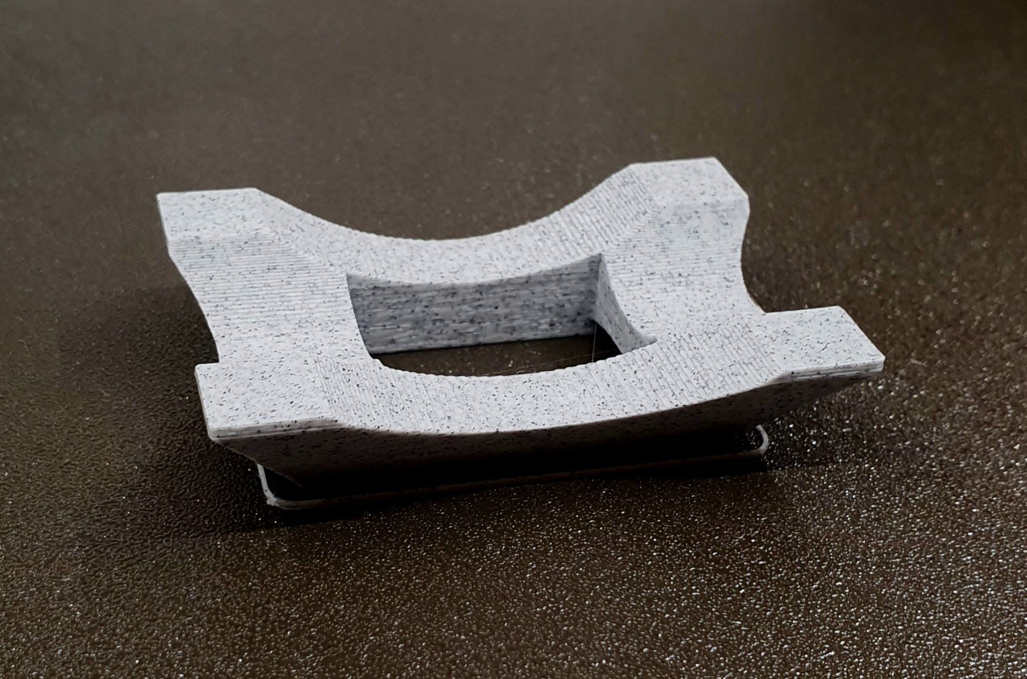 Giá đỡ cho đồ chơi vòng xoay trên bàn làm việc