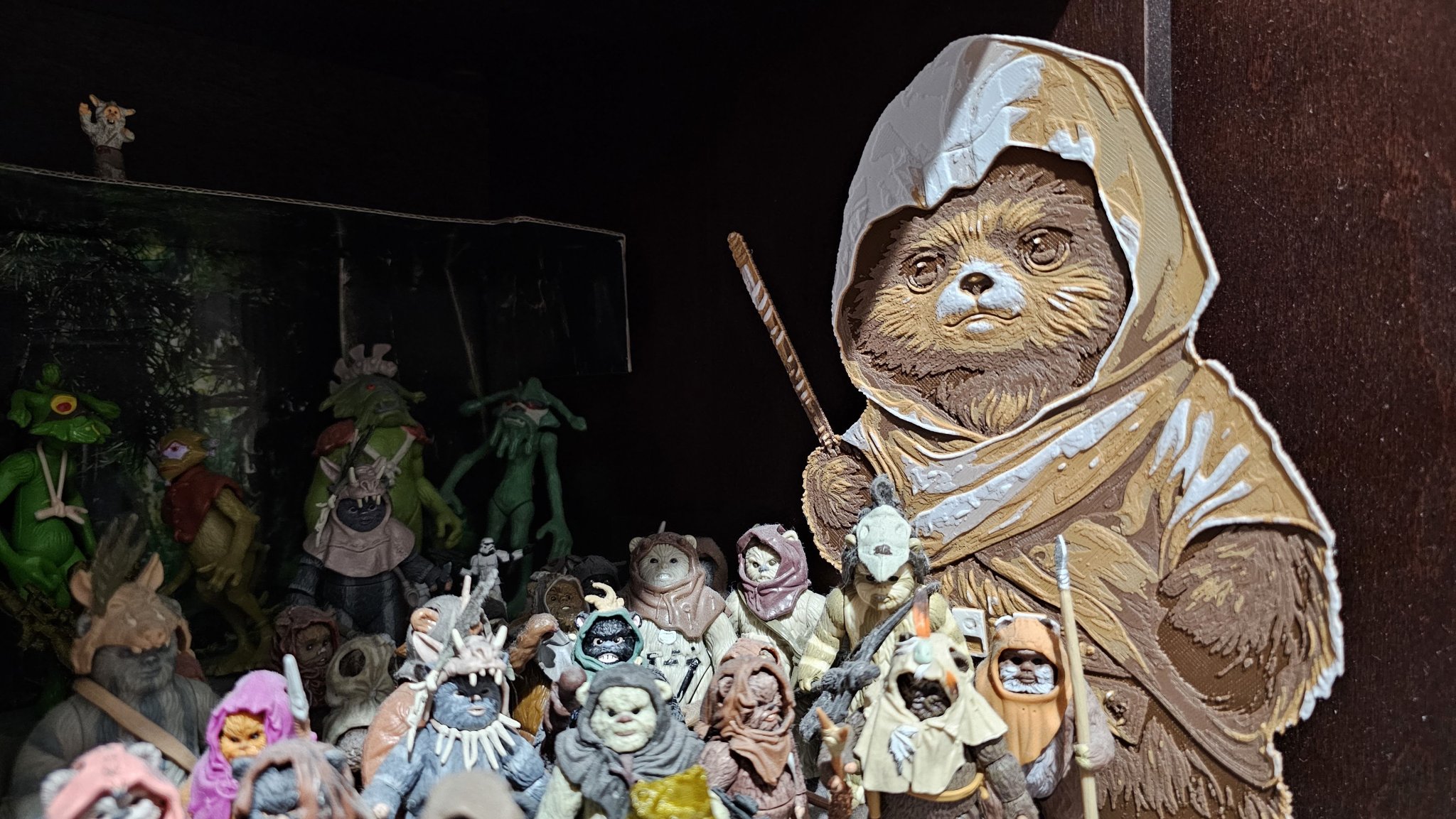 Gấu bông không gian Ewok Eewatcha trong Star Wars