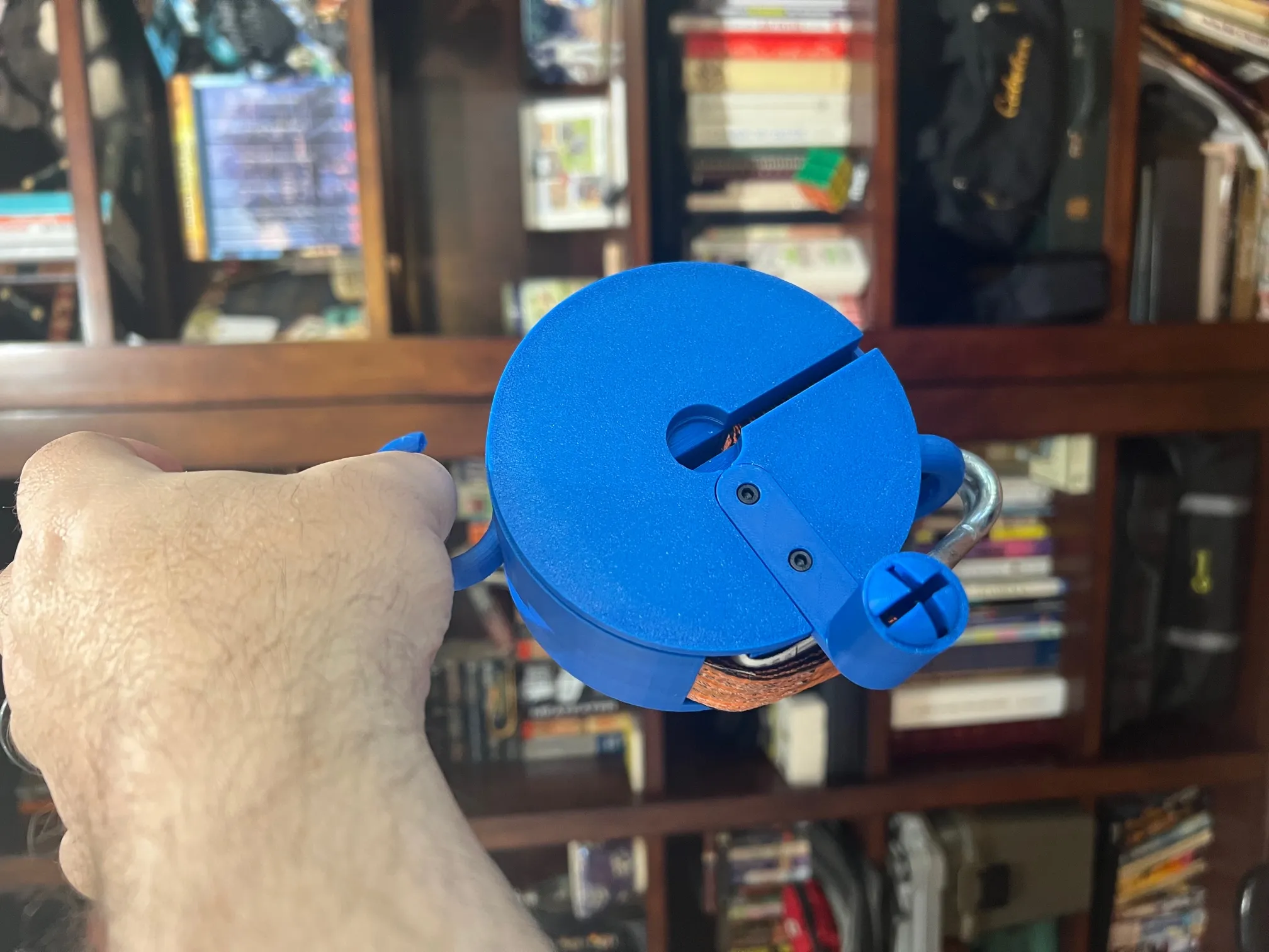 Giá đỡ dây đai tối đa 45mm cho tổ chức và lưu trữ