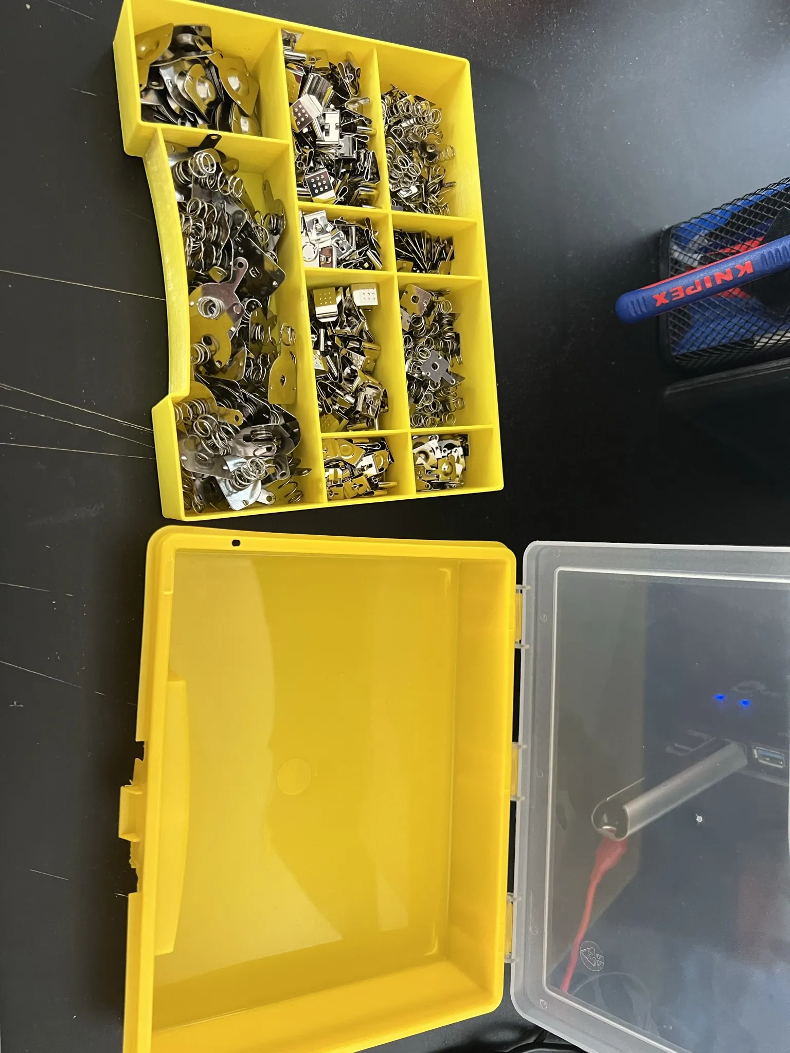 Chèn hộp lưu trữ cho bộ tiếp xúc pin Bauhaus