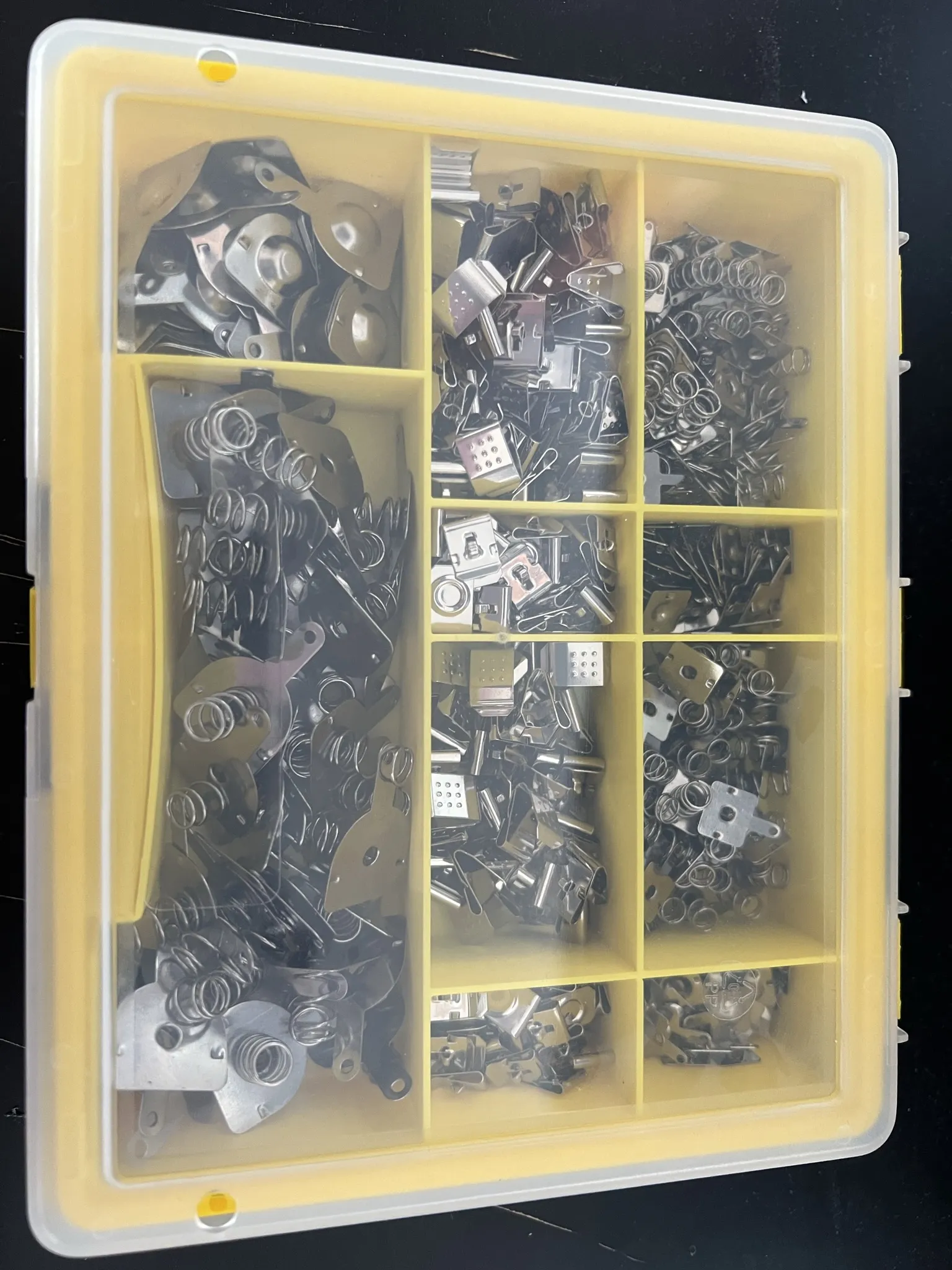 Chèn hộp lưu trữ cho bộ tiếp xúc pin Bauhaus