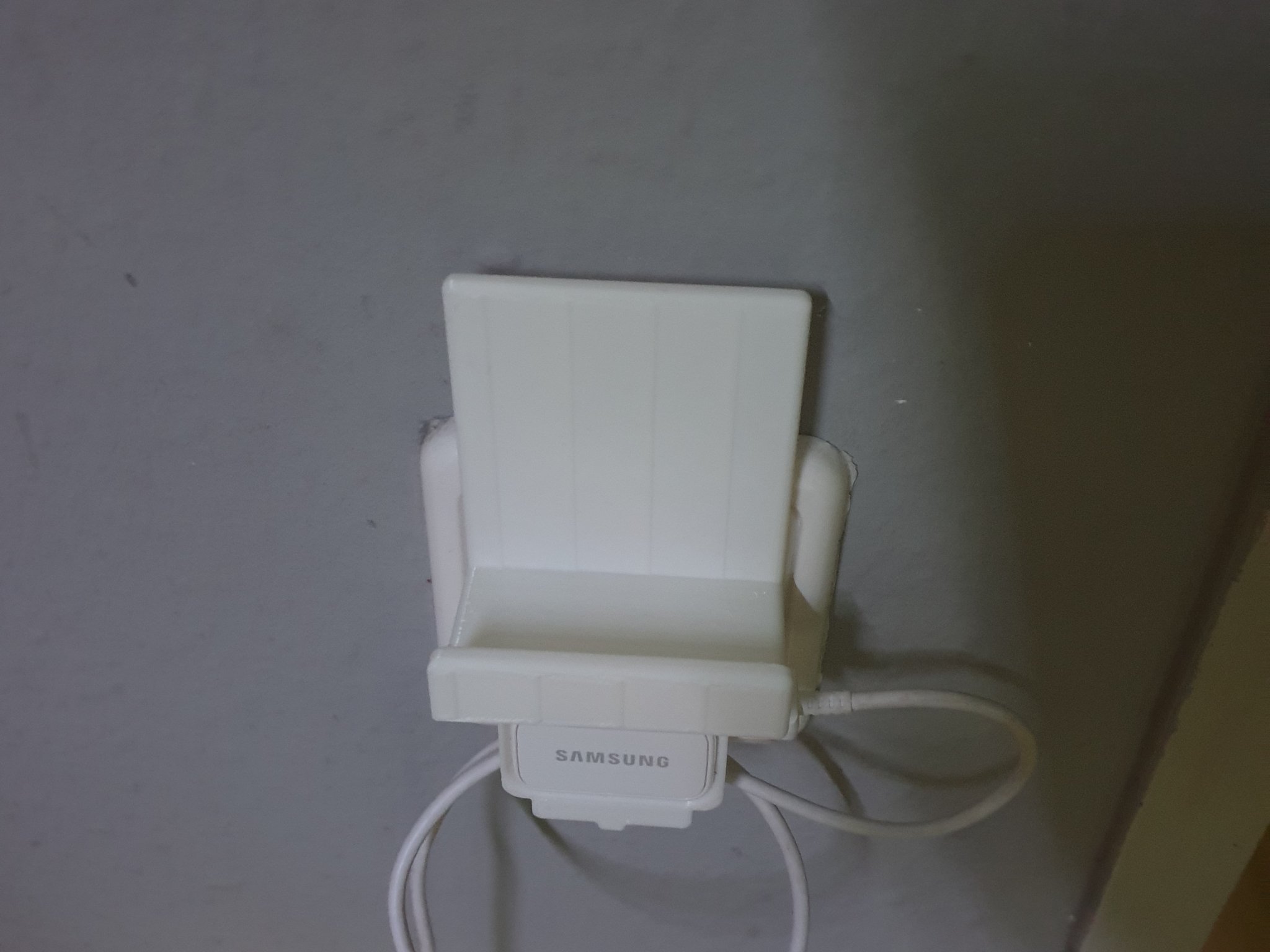 Giá đỡ điện thoại cho bộ sạc Samsung