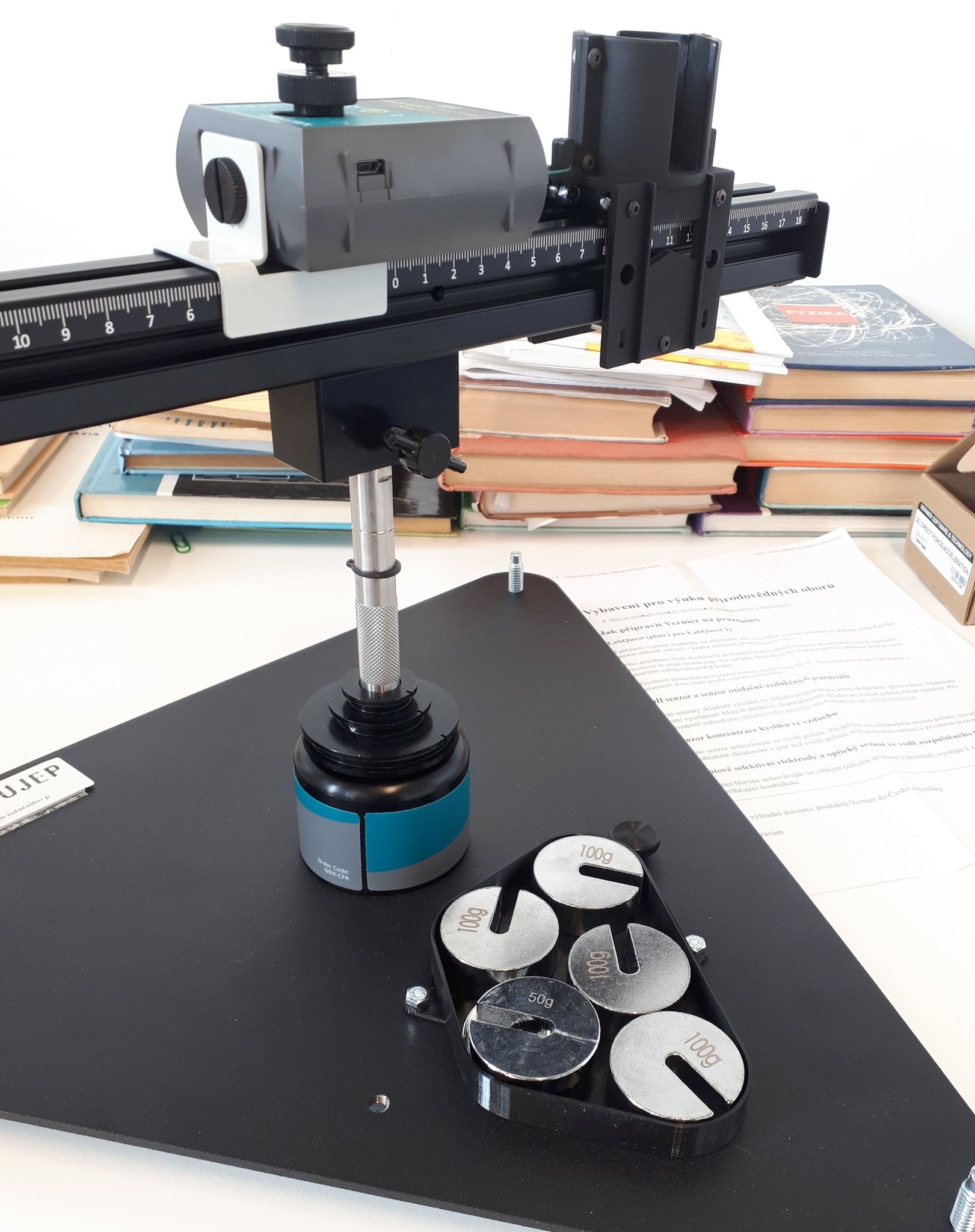 Miska na závaží aparatury Vernier - nghiên cứu chuyển động quay (GDX-CFA)