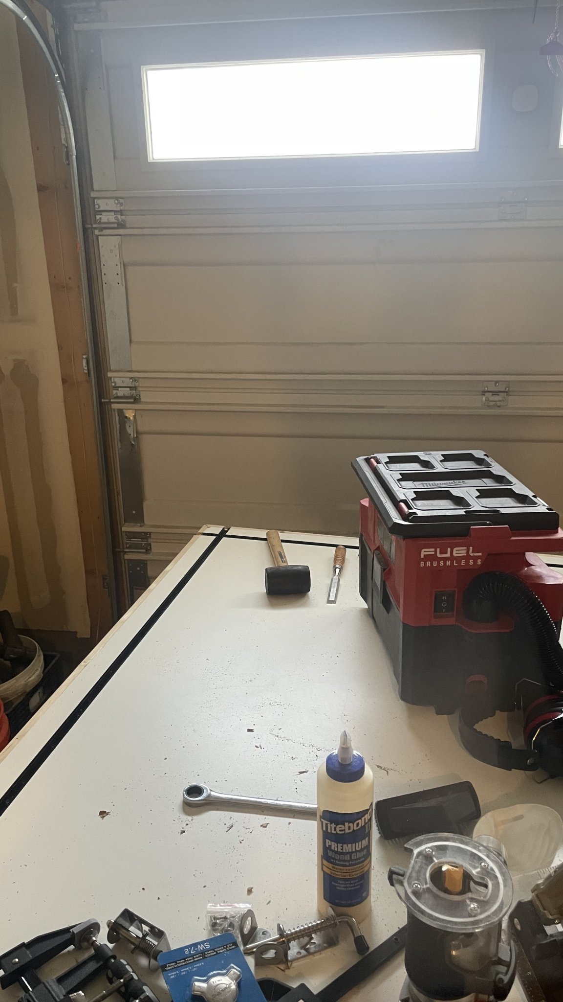 Giá đỡ T-track 8 inch và giao điểm 4 inch cho đồ gỗ