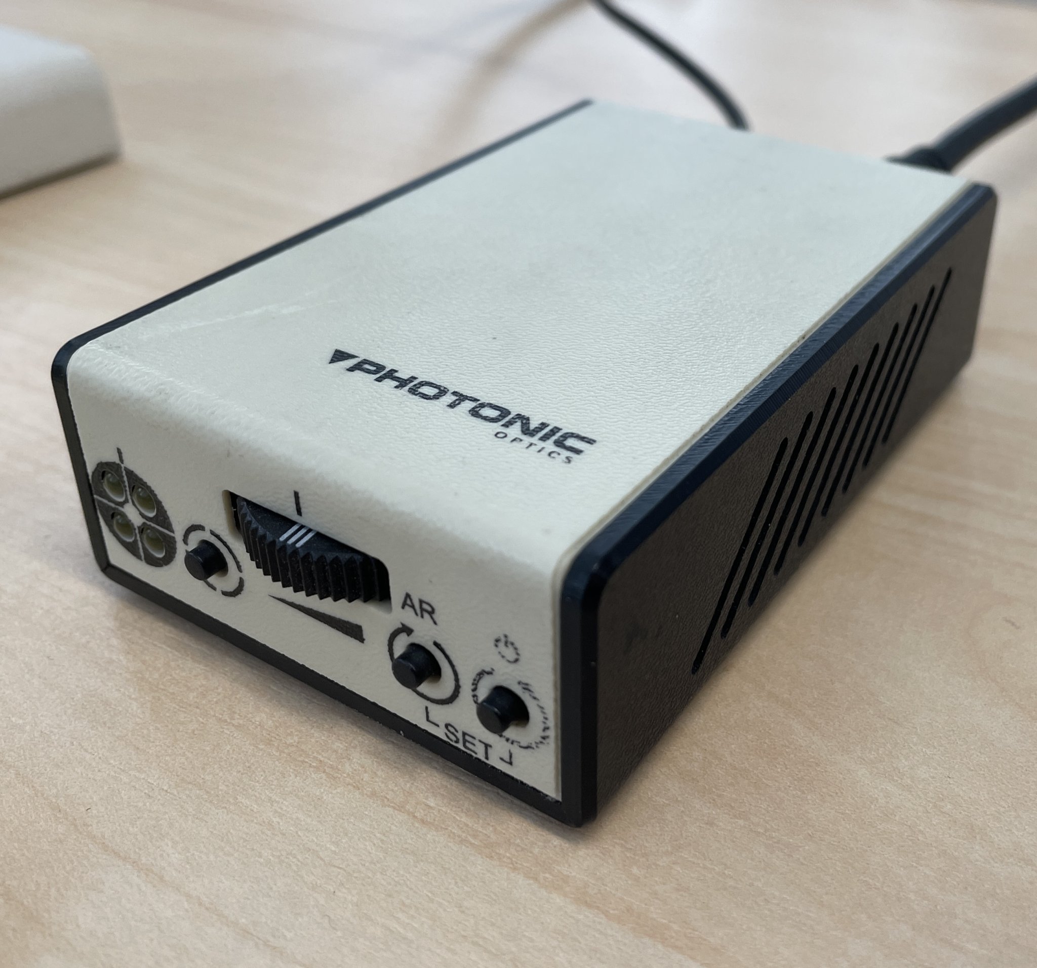 Giá đỡ điều khiển LED trên kính hiển vi Zeiss