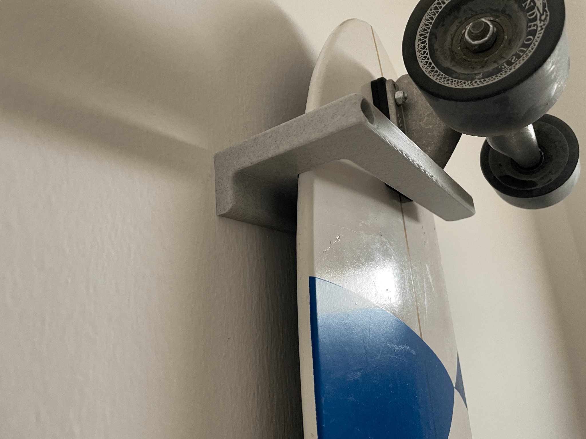 Giá treo ván trượt đơn giản