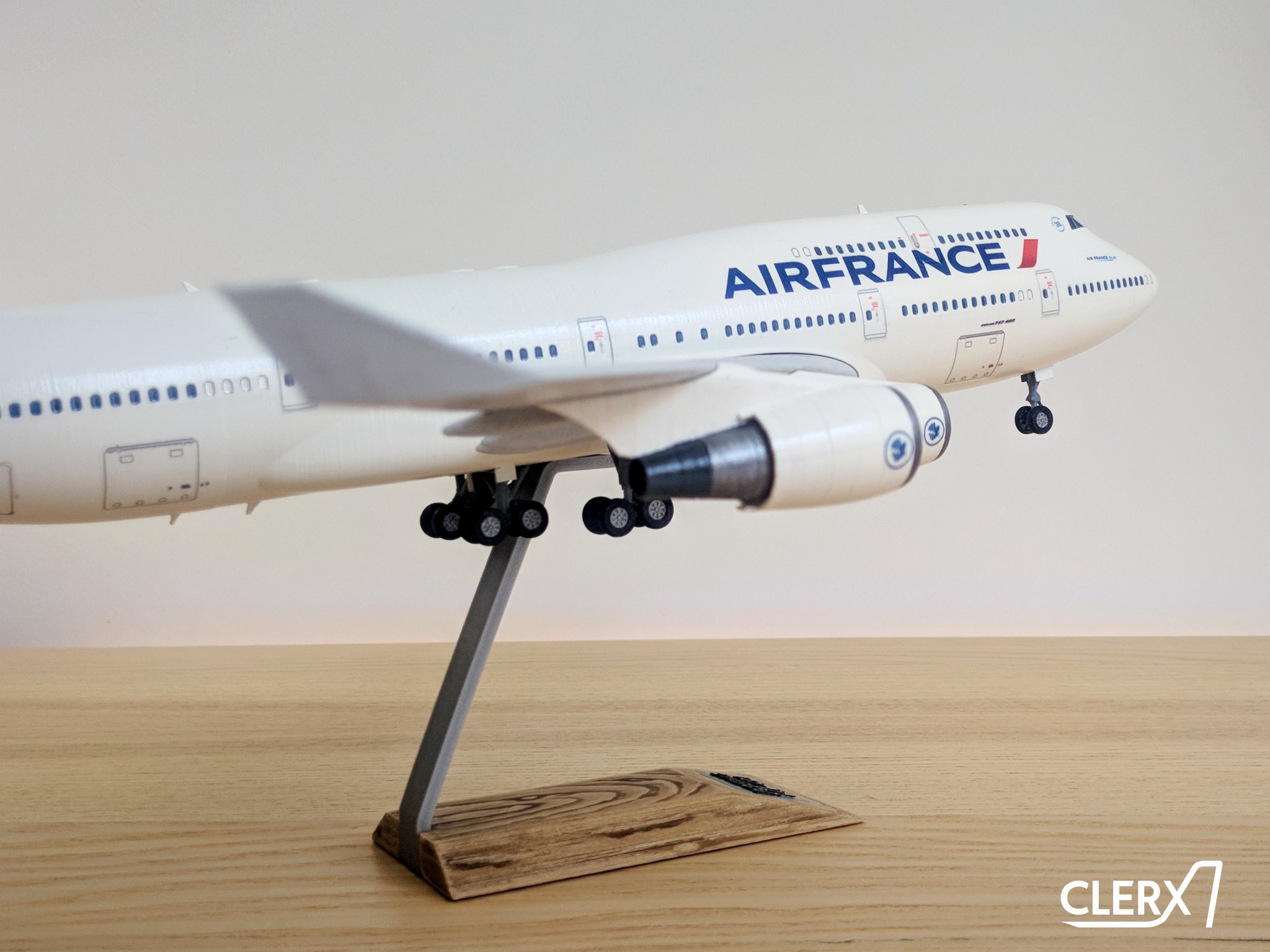 Mô hình máy bay Boeing 747-400 tỷ lệ 1:144