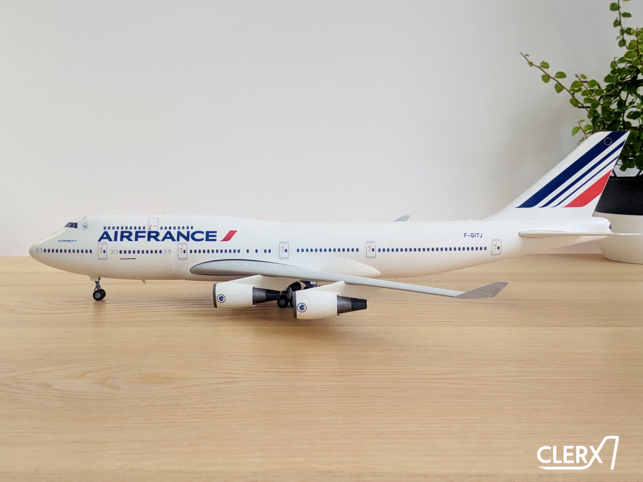 Mô hình máy bay Boeing 747-400 tỷ lệ 1:144