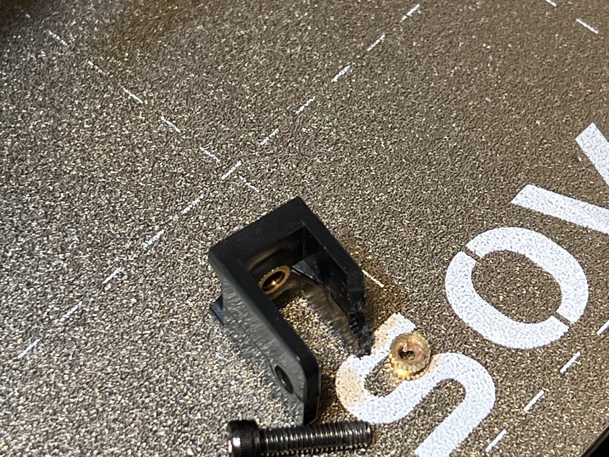 Thay thế giá đỡ căng dây ròng rọc cho SV06 Plus