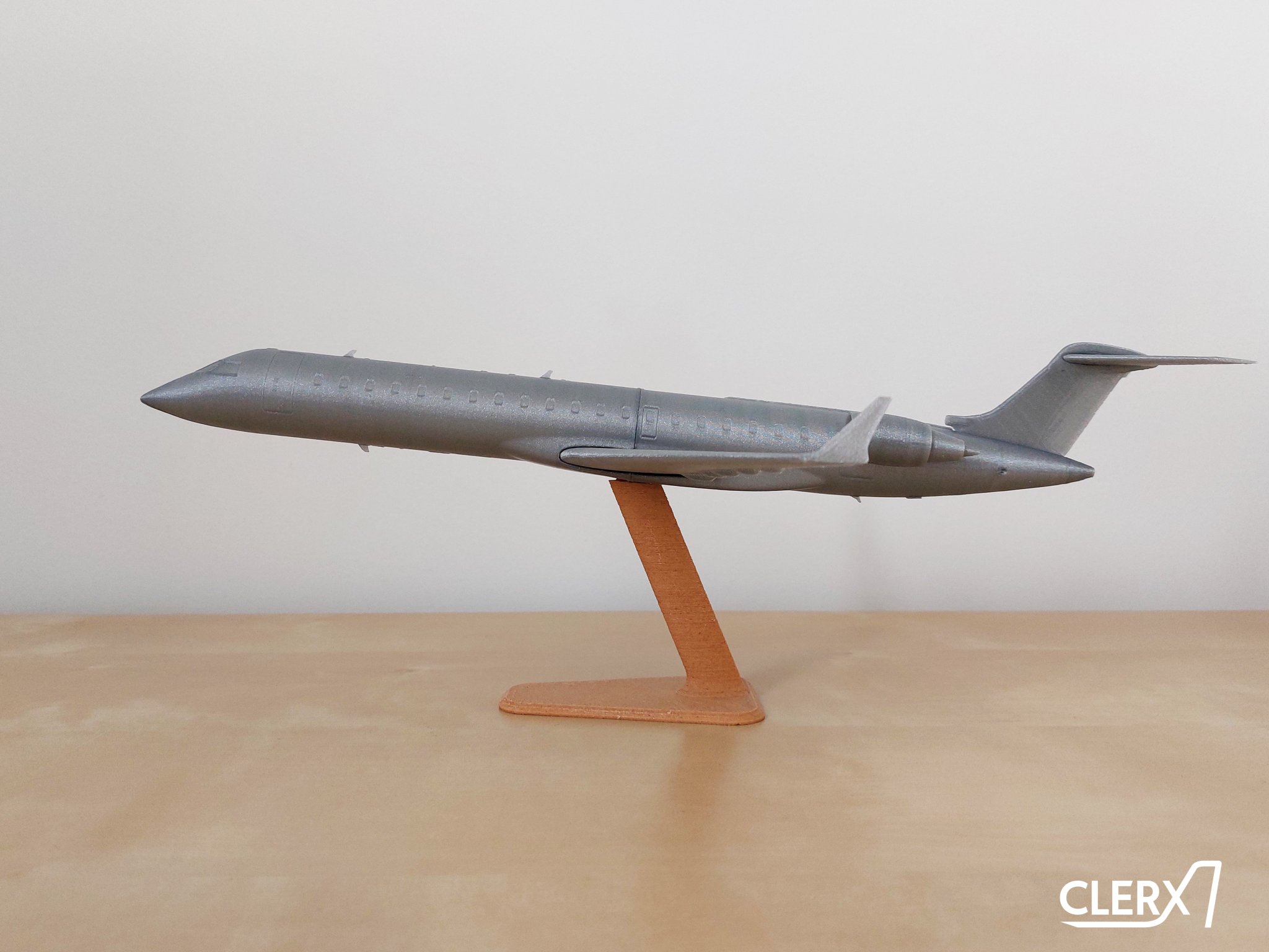 Mô hình máy bay Bombardier CRJ700 tỷ lệ 1:100