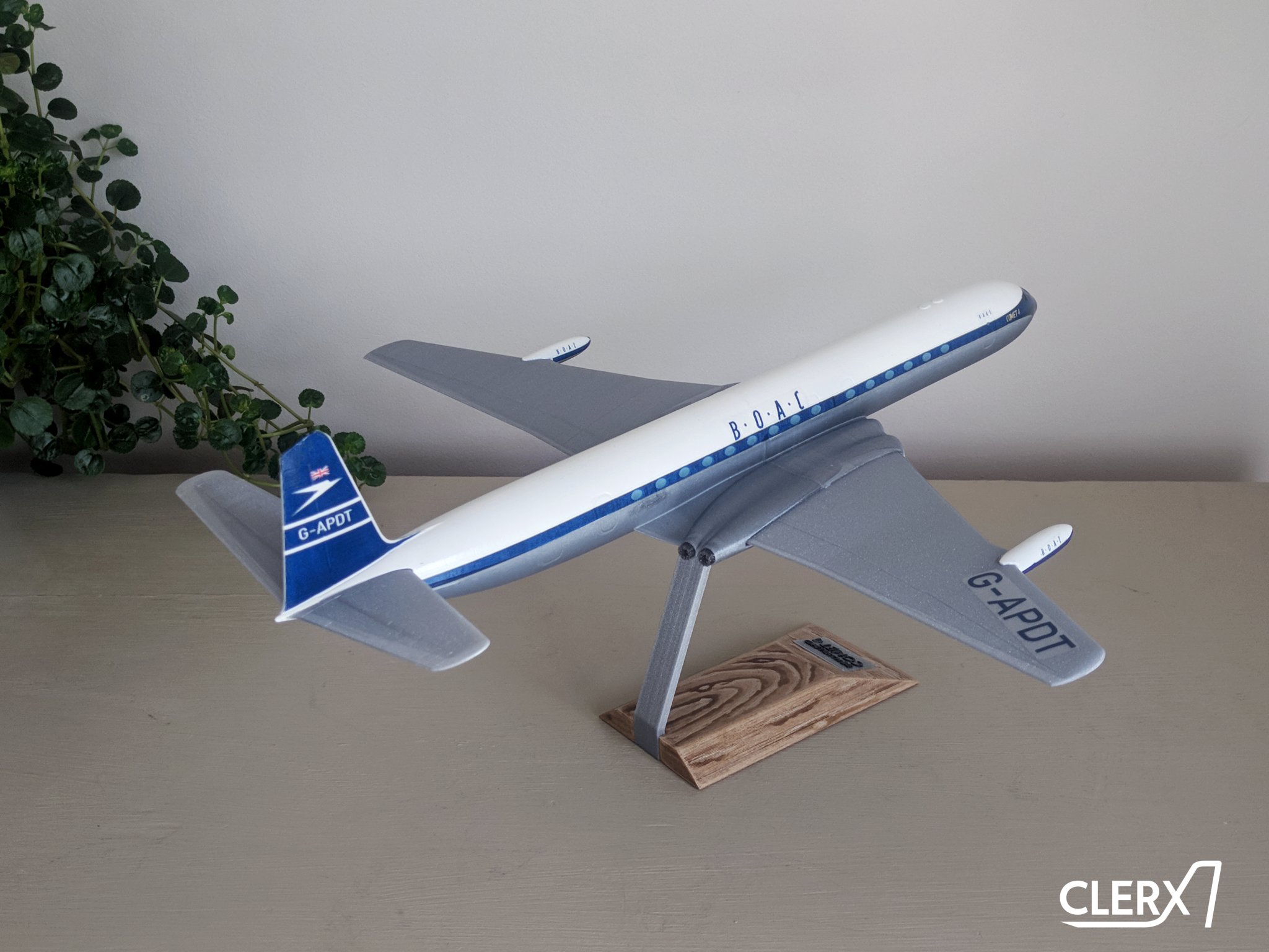 Mô hình máy bay thương mại De Havilland Comet 4 tỉ lệ 1:100