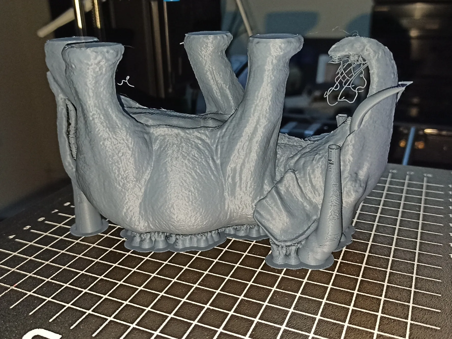 Voi mang khúc gỗ trong mô hình nghệ thuật 3D