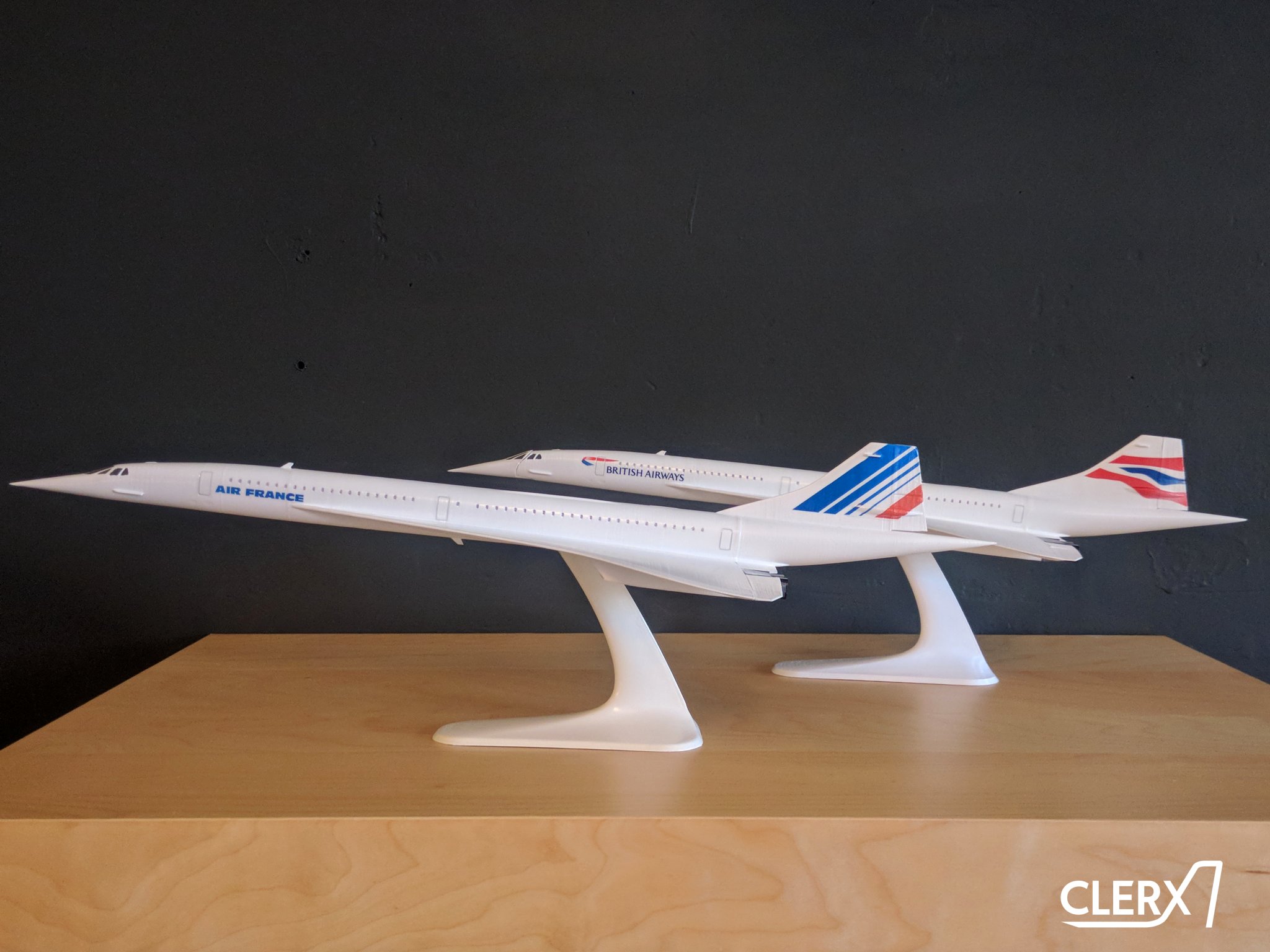 Mô hình máy bay Concorde tỉ lệ 1:144