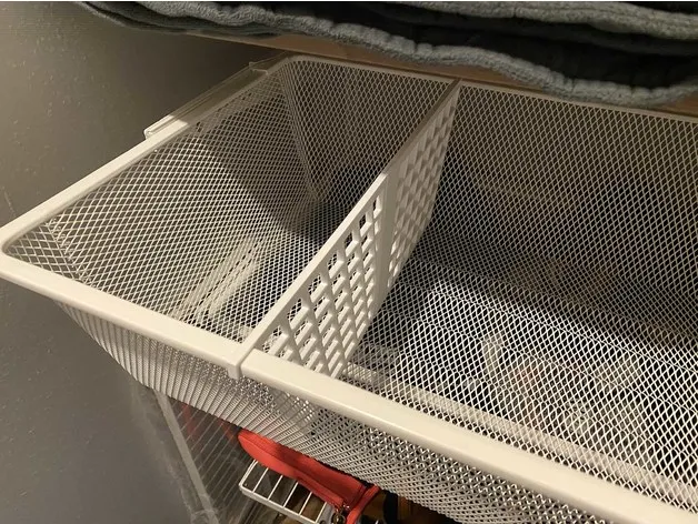 Chia ngăn giỏ dây IKEA Boaxel có cơ chế trượt