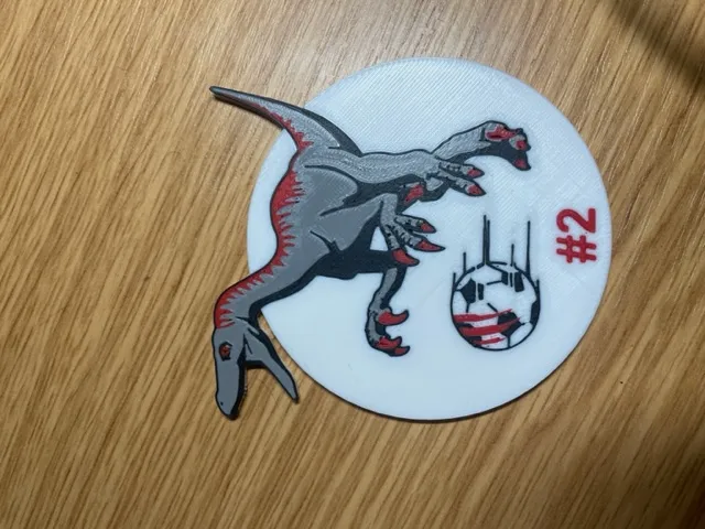 Đế ly hình khủng long raptor cho bia và đồ uống